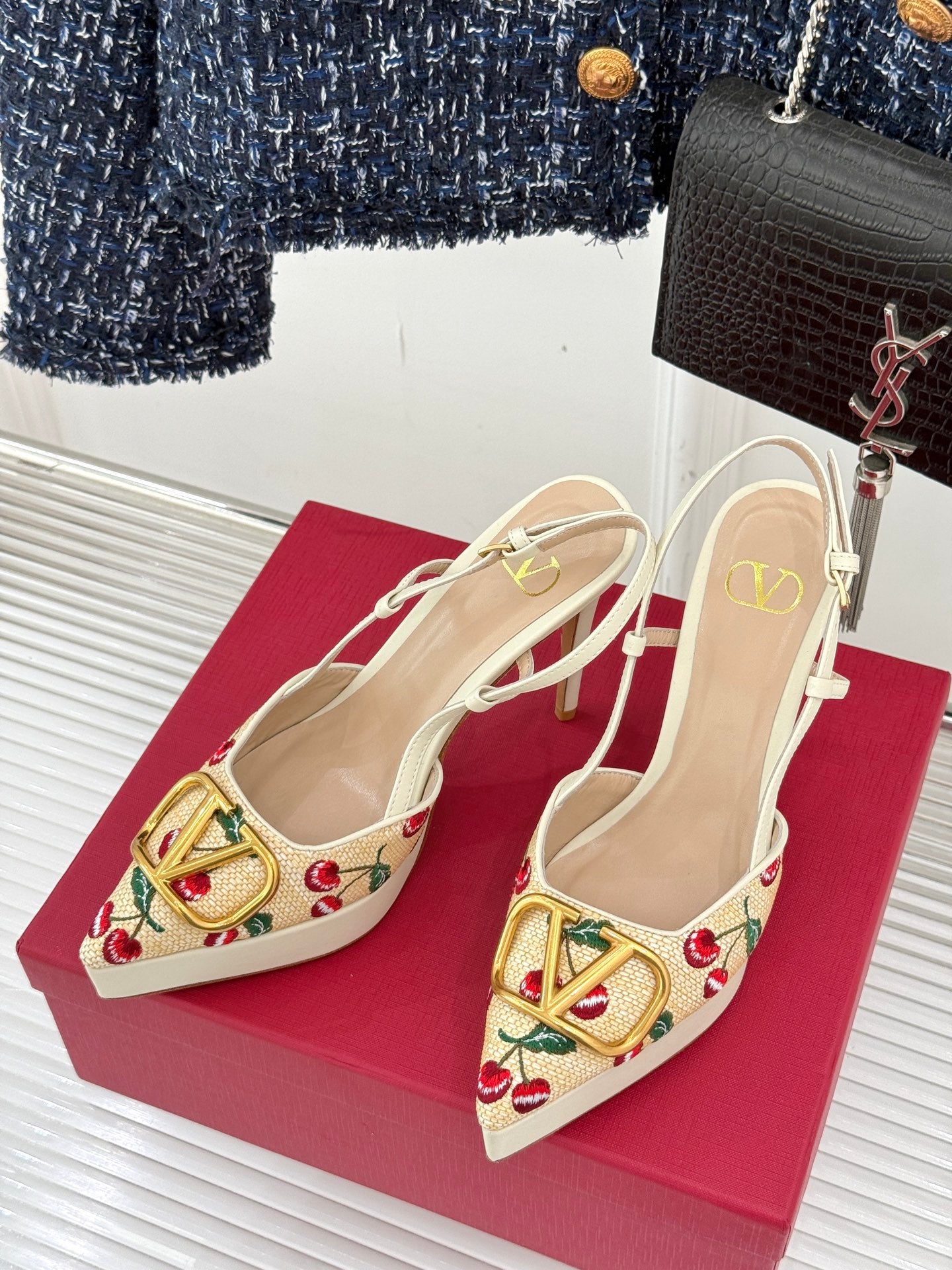 LuxluxHouse Best Quality Valentino Women Shoes