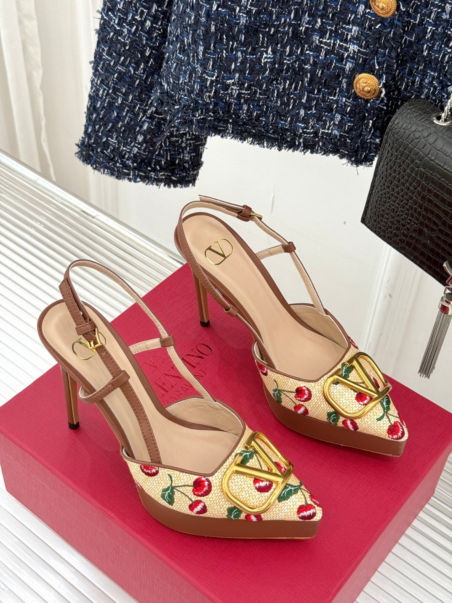 LuxluxHouse Best Quality Valentino Women Shoes