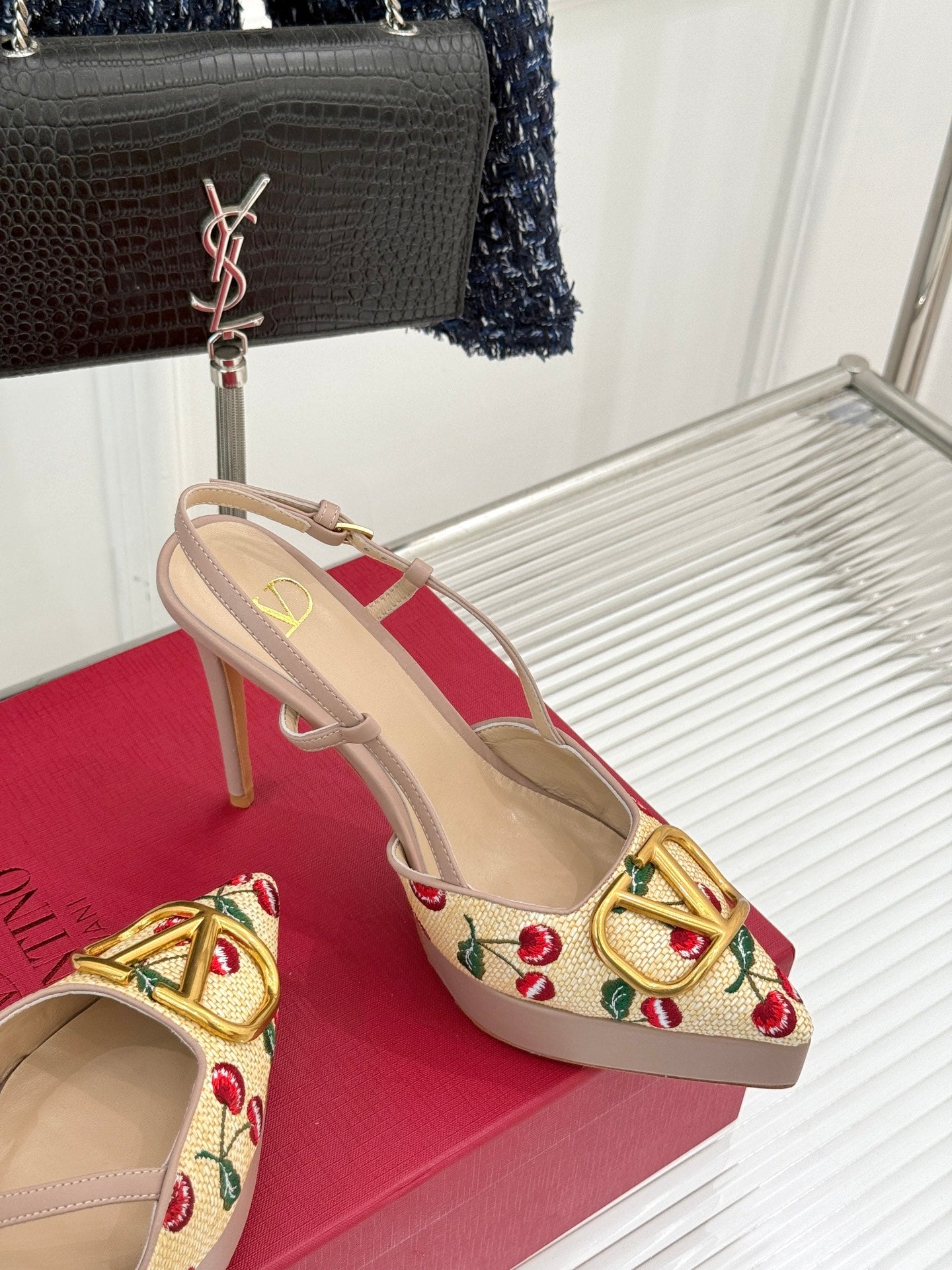 LuxluxHouse Best Quality Valentino Women Shoes