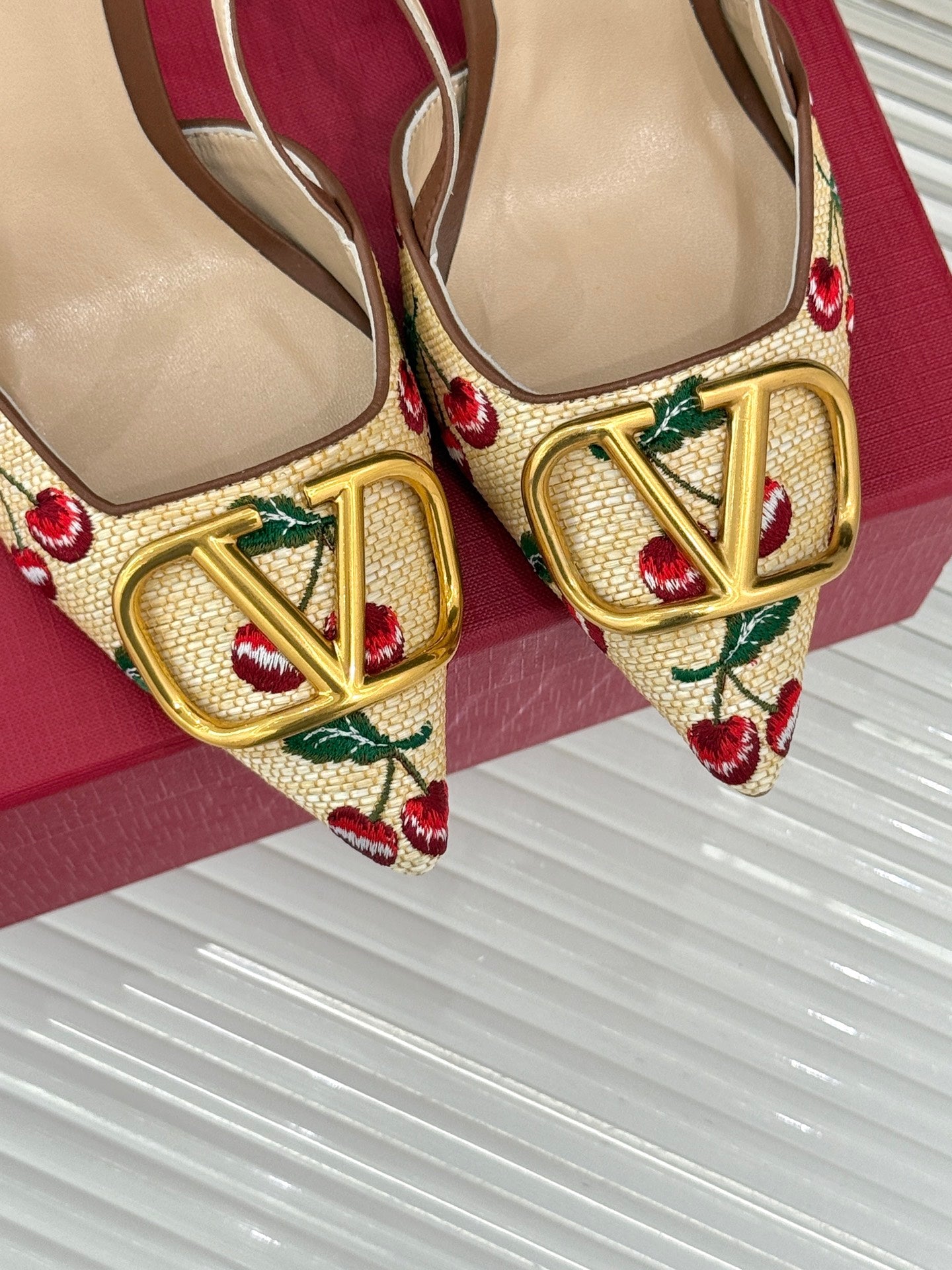 LuxluxHouse Best Quality Valentino Women Shoes