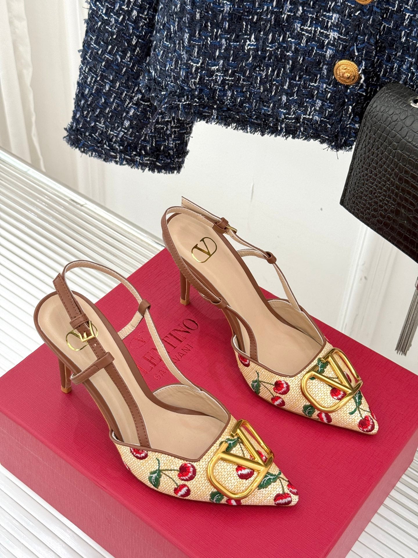 LuxluxHouse Best Quality Valentino Women Shoes