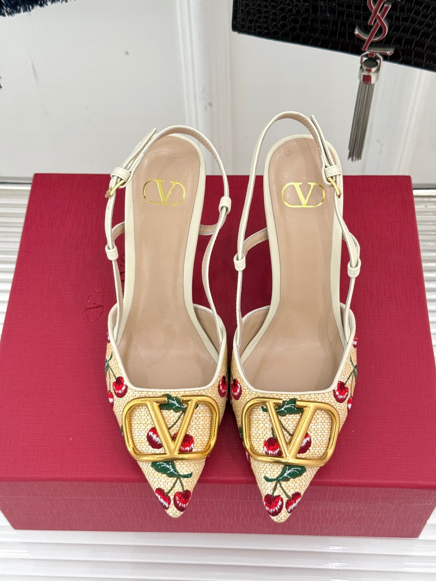 LuxluxHouse Best Quality Valentino Women Shoes