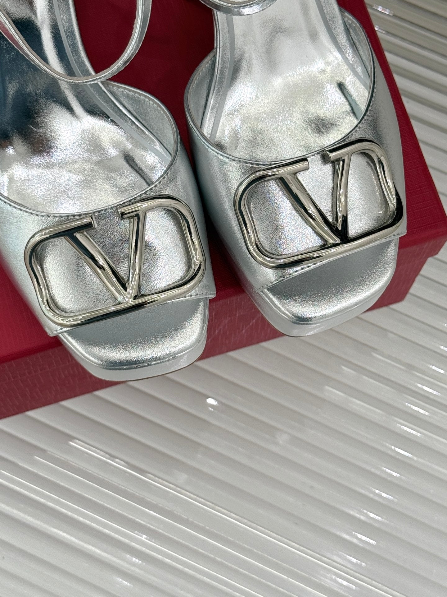 LuxluxHouse Best Quality Valentino Women Shoes