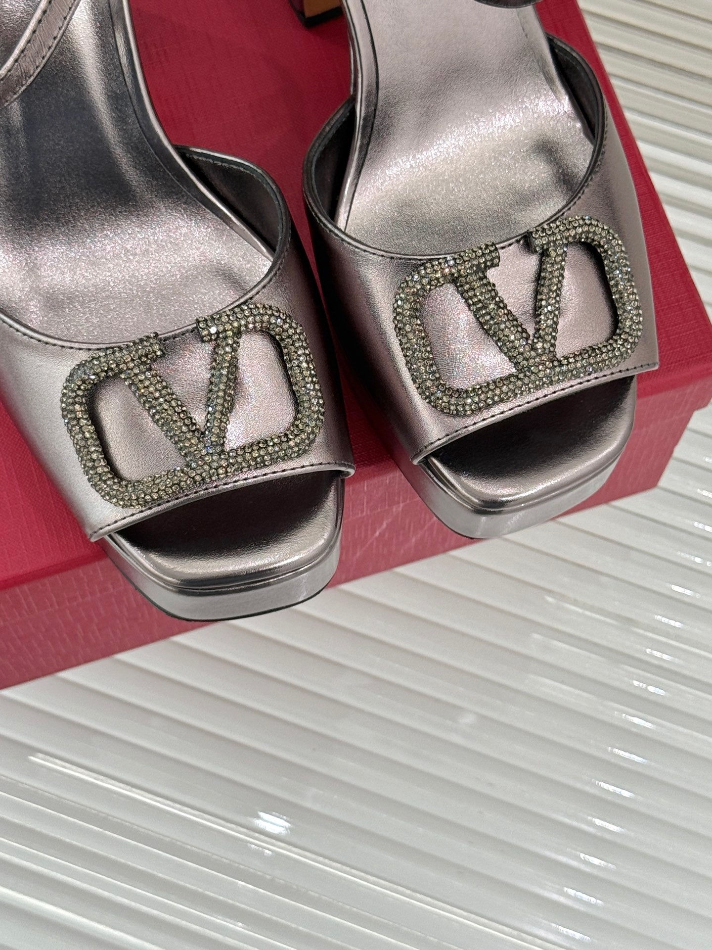 LuxluxHouse Best Quality Valentino Women Shoes