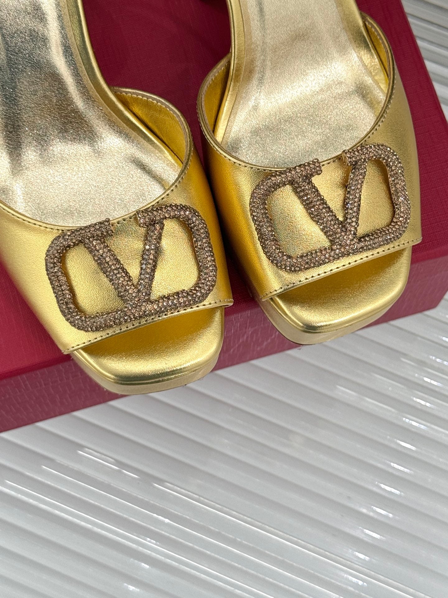 LuxluxHouse Best Quality Valentino Women Shoes
