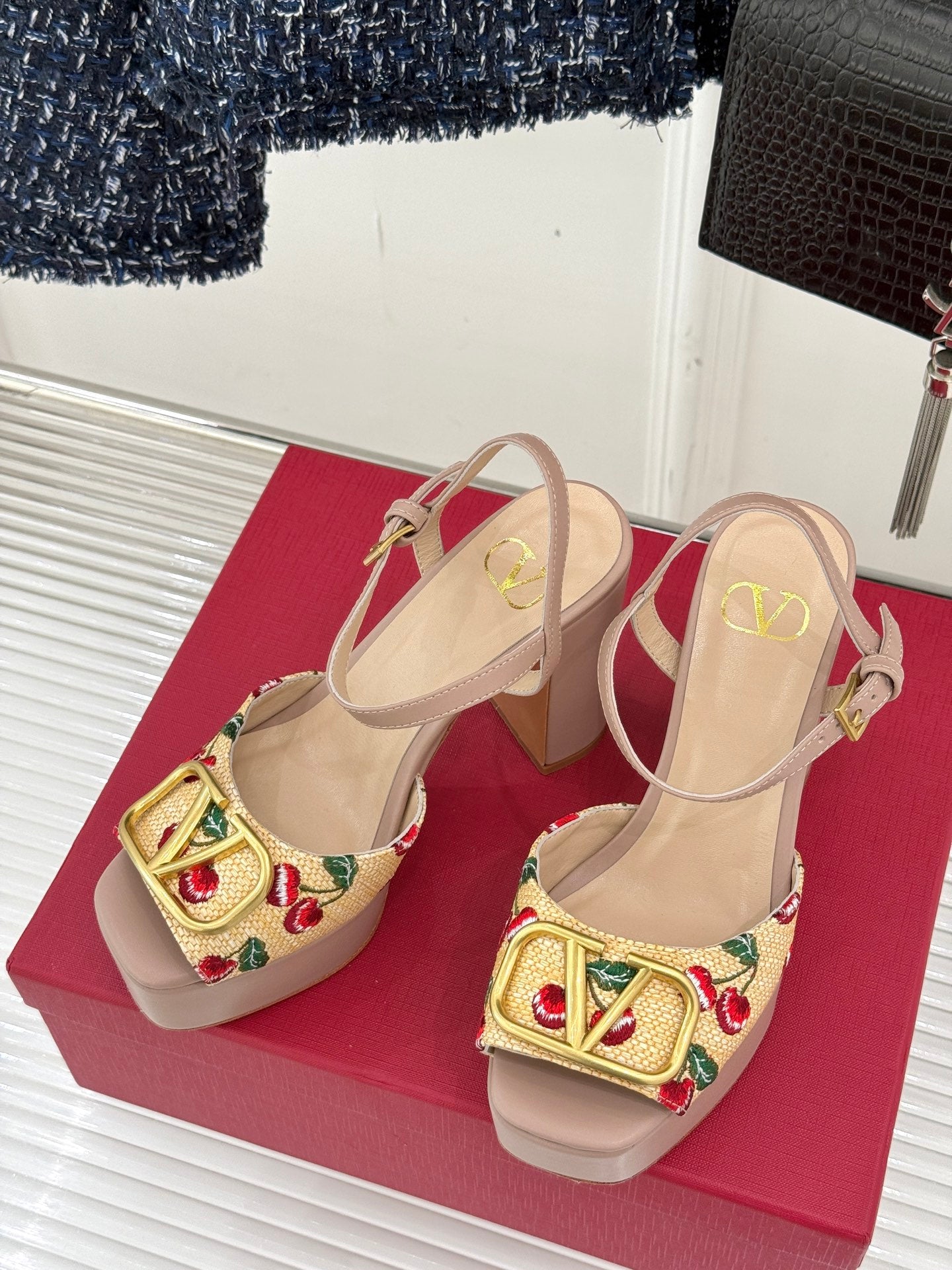LuxluxHouse Best Quality Valentino Women Shoes