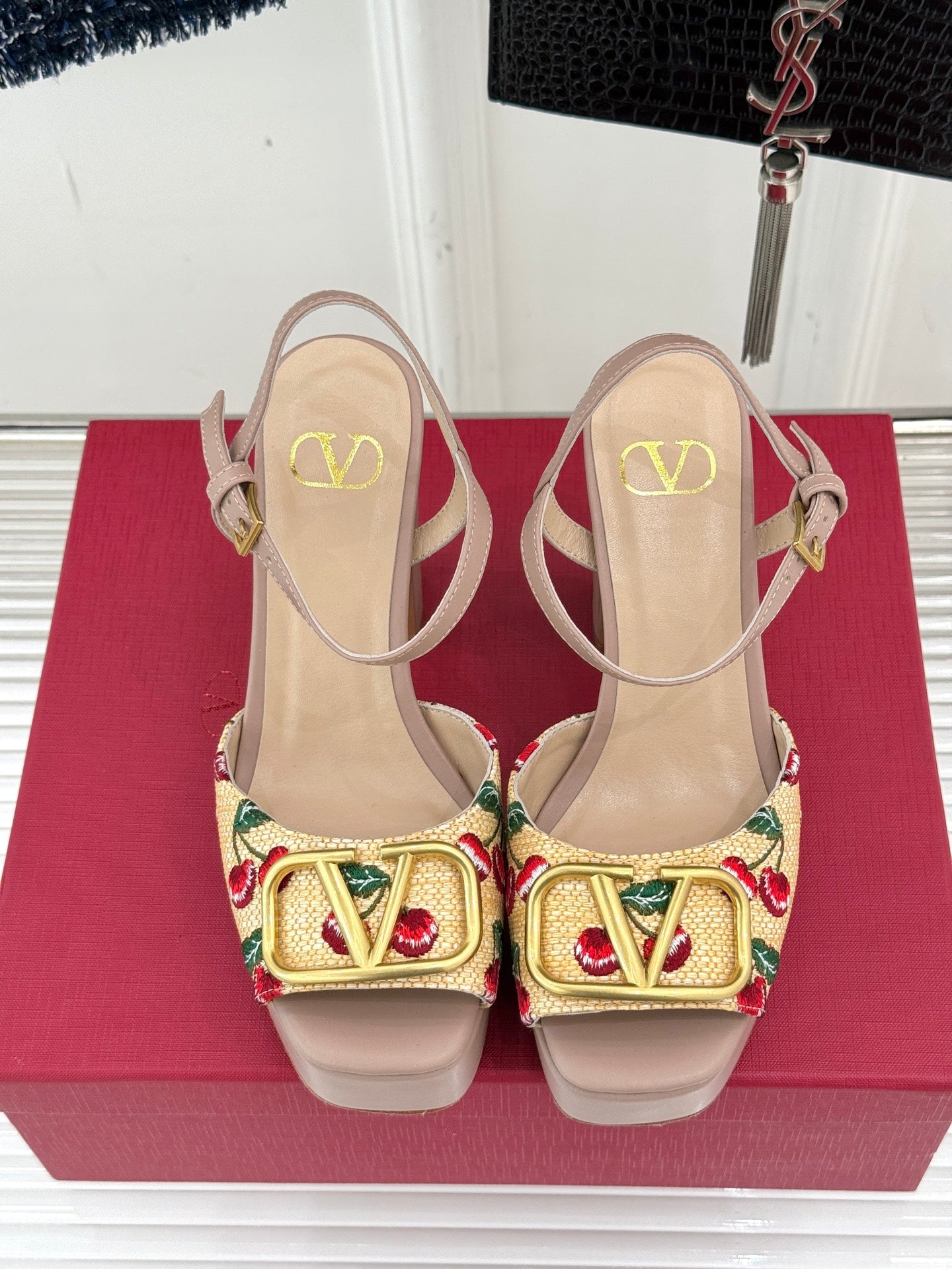 LuxluxHouse Best Quality Valentino Women Shoes