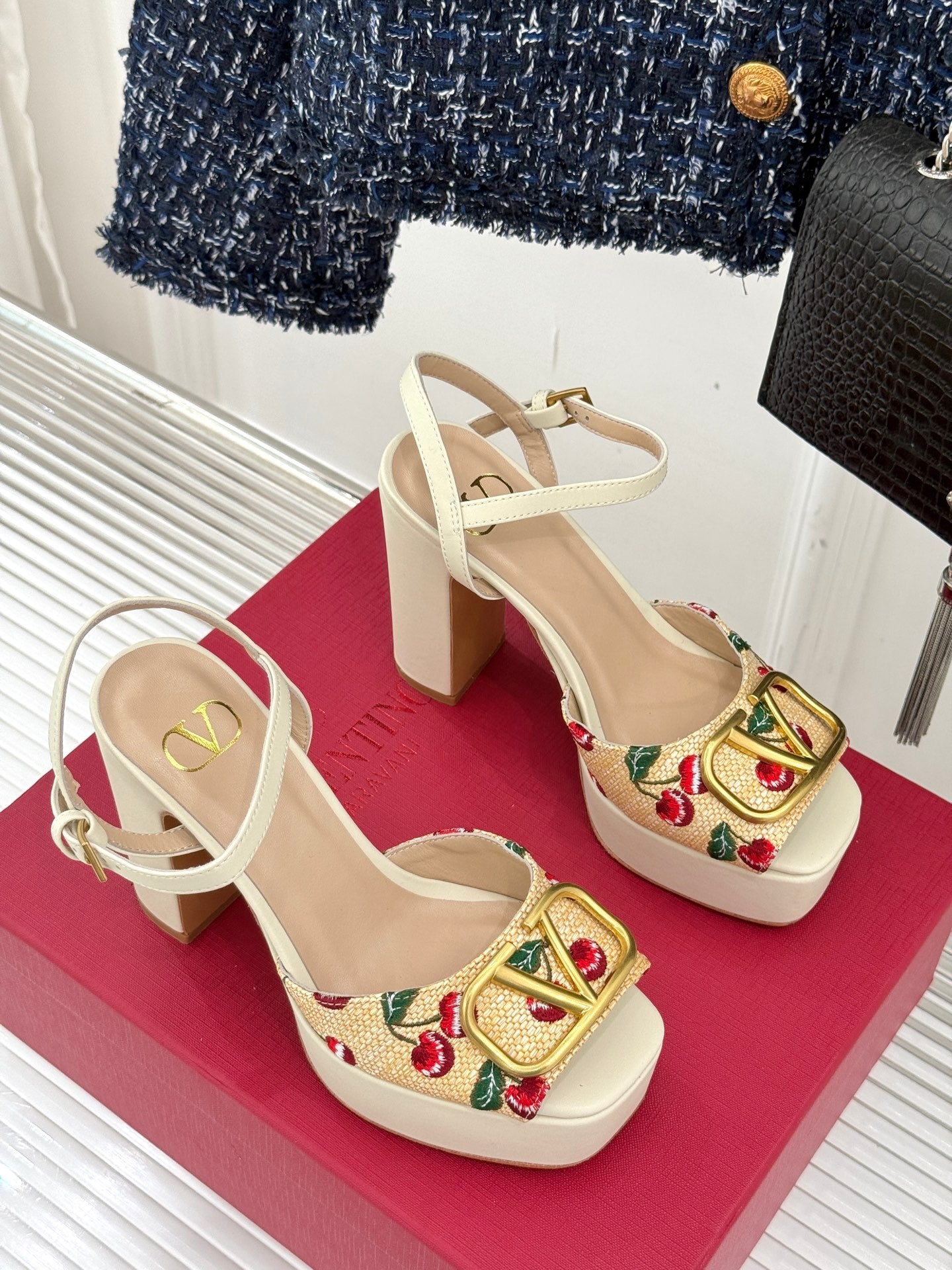 LuxluxHouse Best Quality Valentino Women Shoes