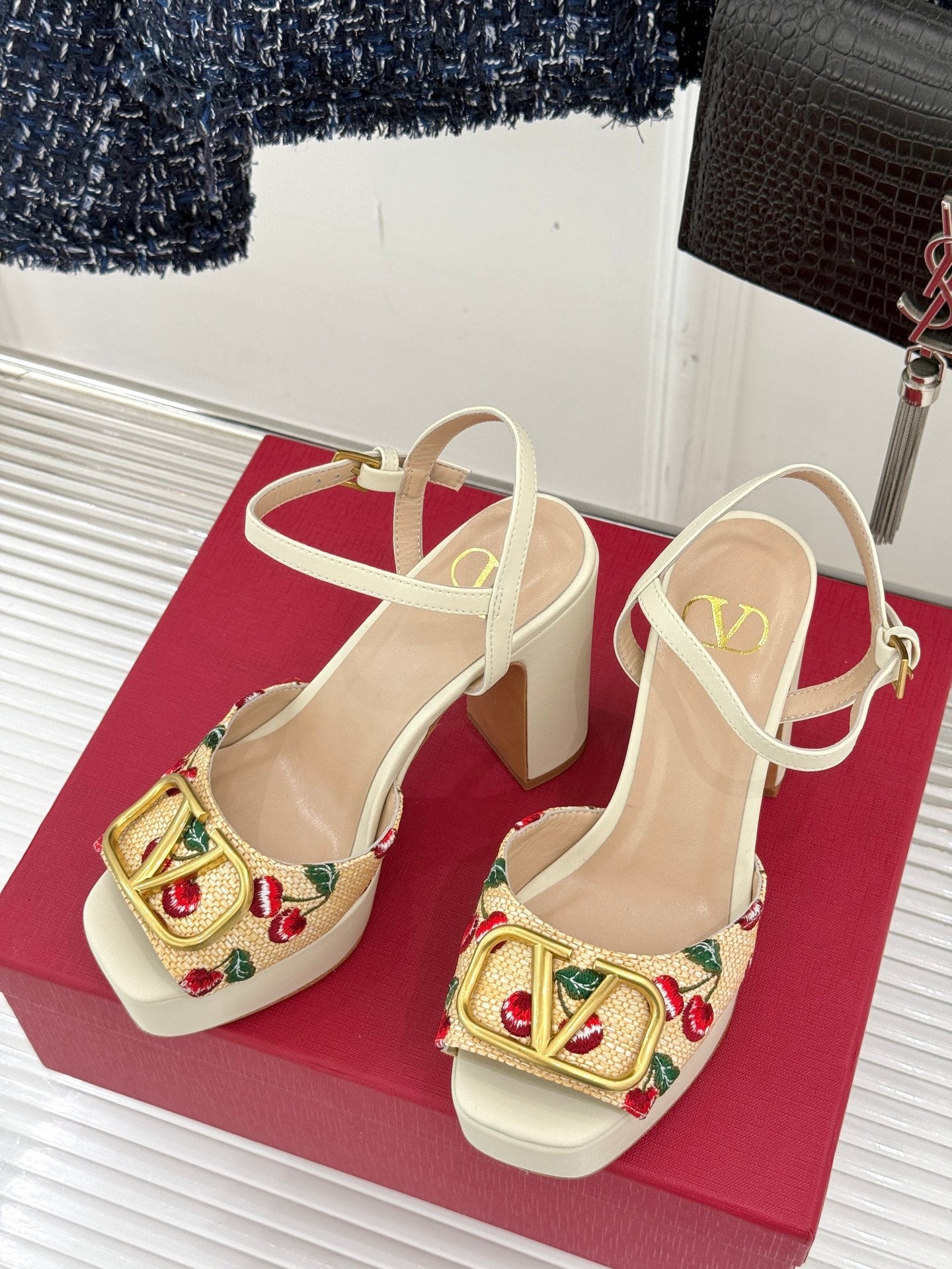 LuxluxHouse Best Quality Valentino Women Shoes