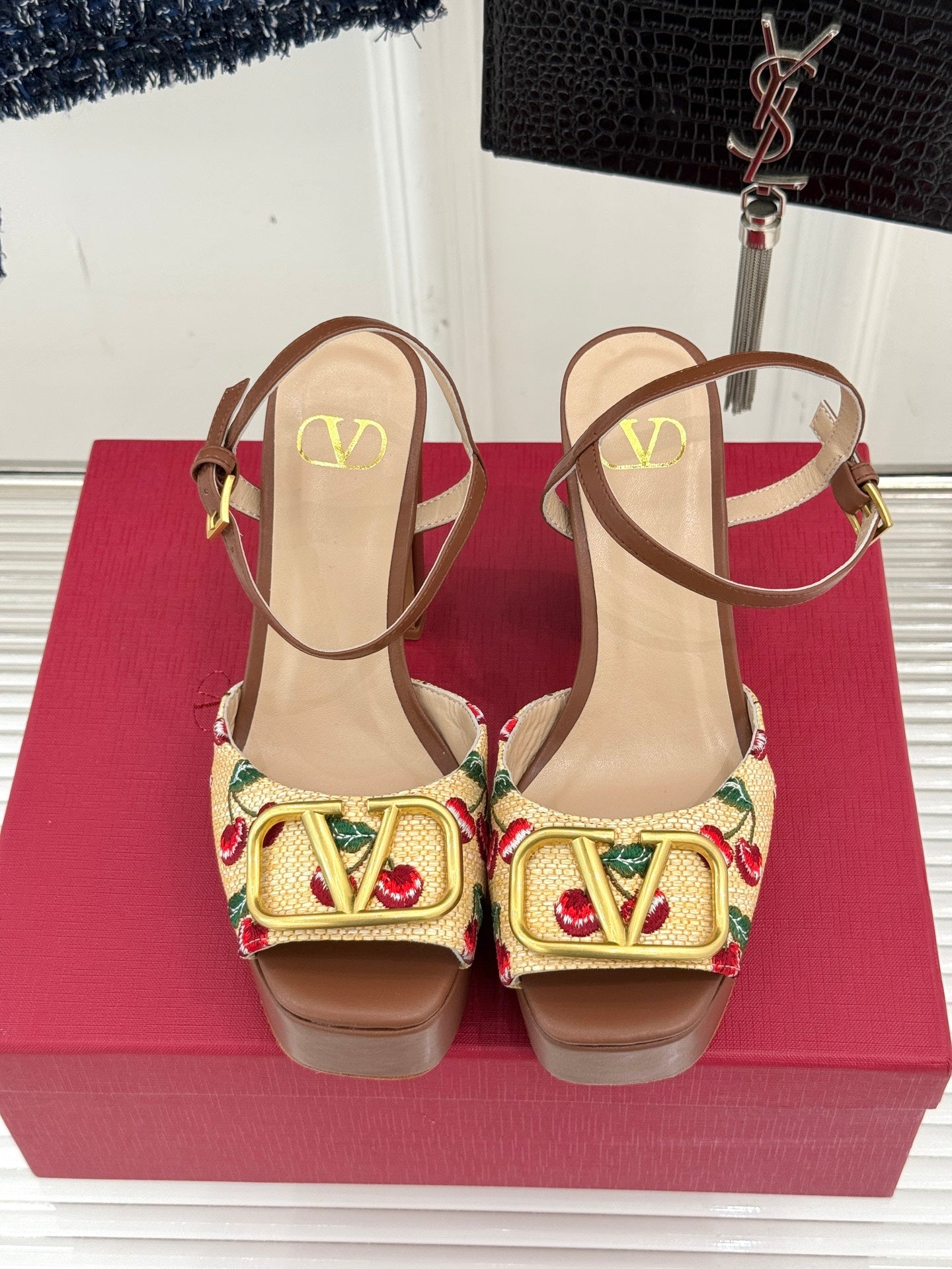 LuxluxHouse Best Quality Valentino Women Shoes