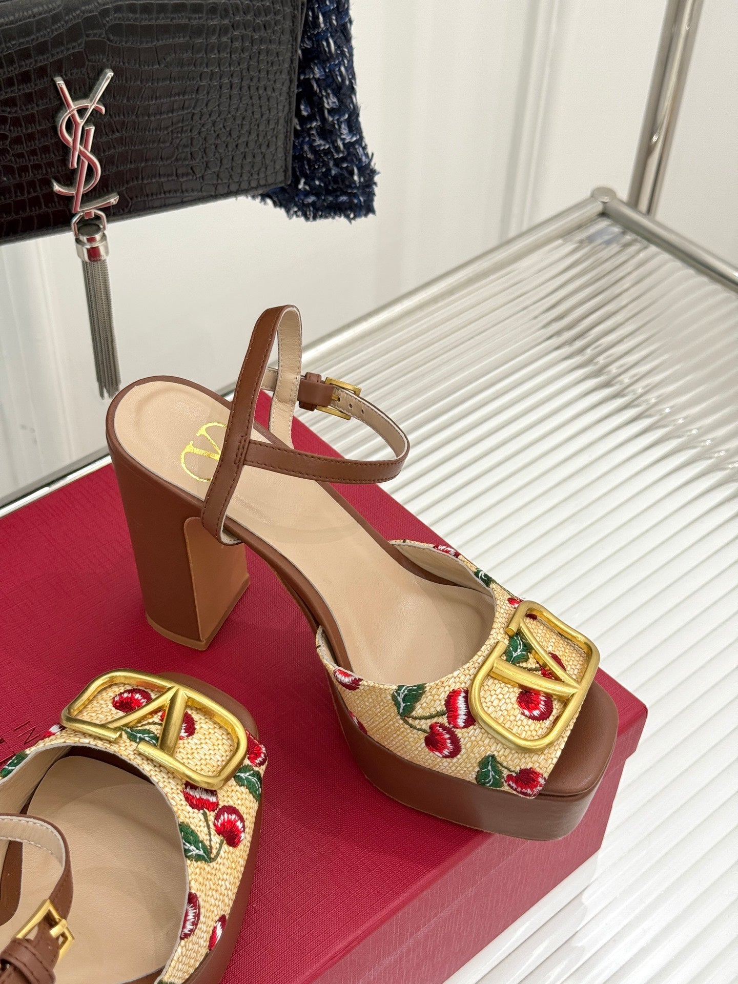 LuxluxHouse Best Quality Valentino Women Shoes
