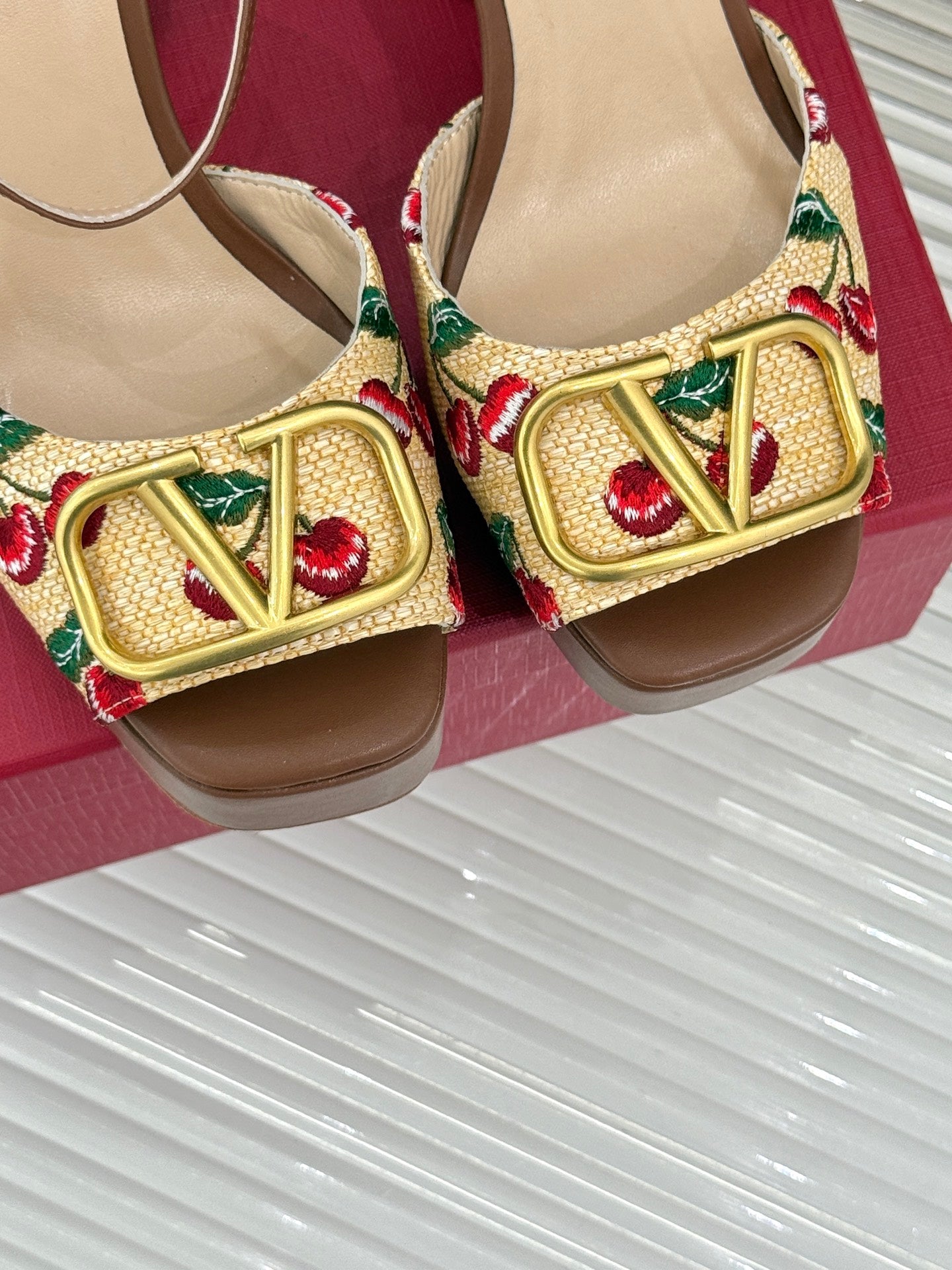 LuxluxHouse Best Quality Valentino Women Shoes