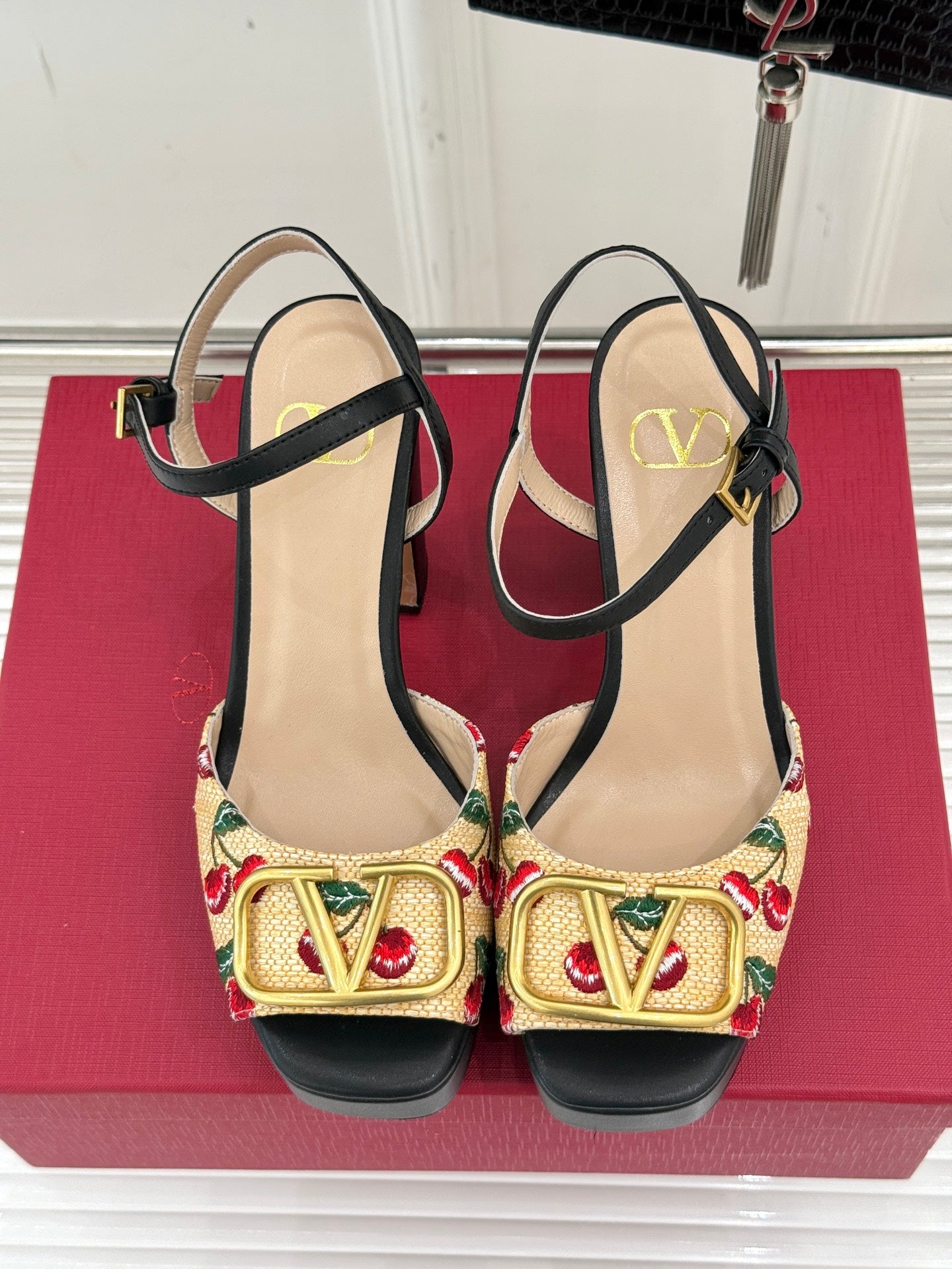 LuxluxHouse Best Quality Valentino Women Shoes