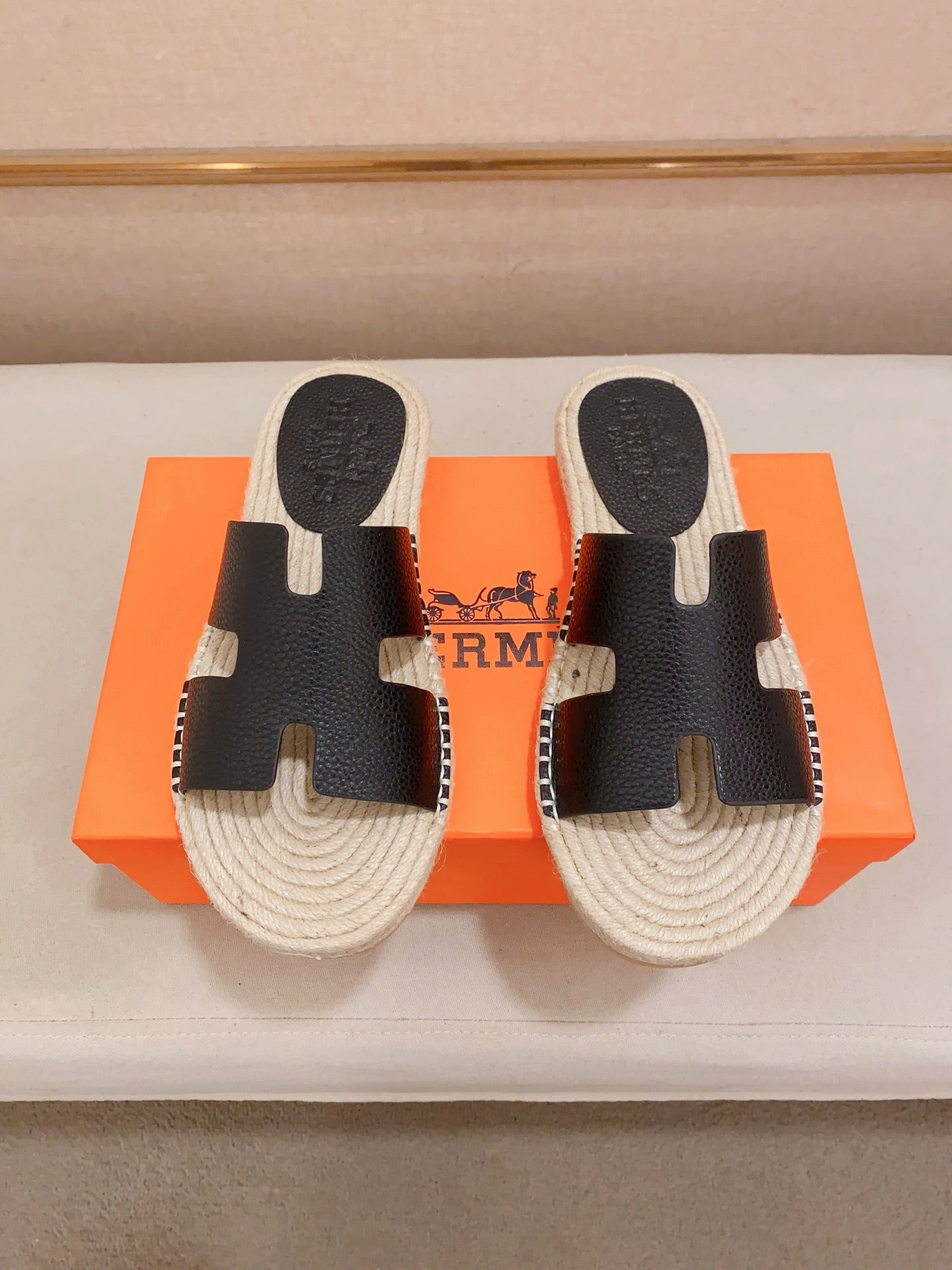 LuxluxHouse Best Quality Sandals Hermes