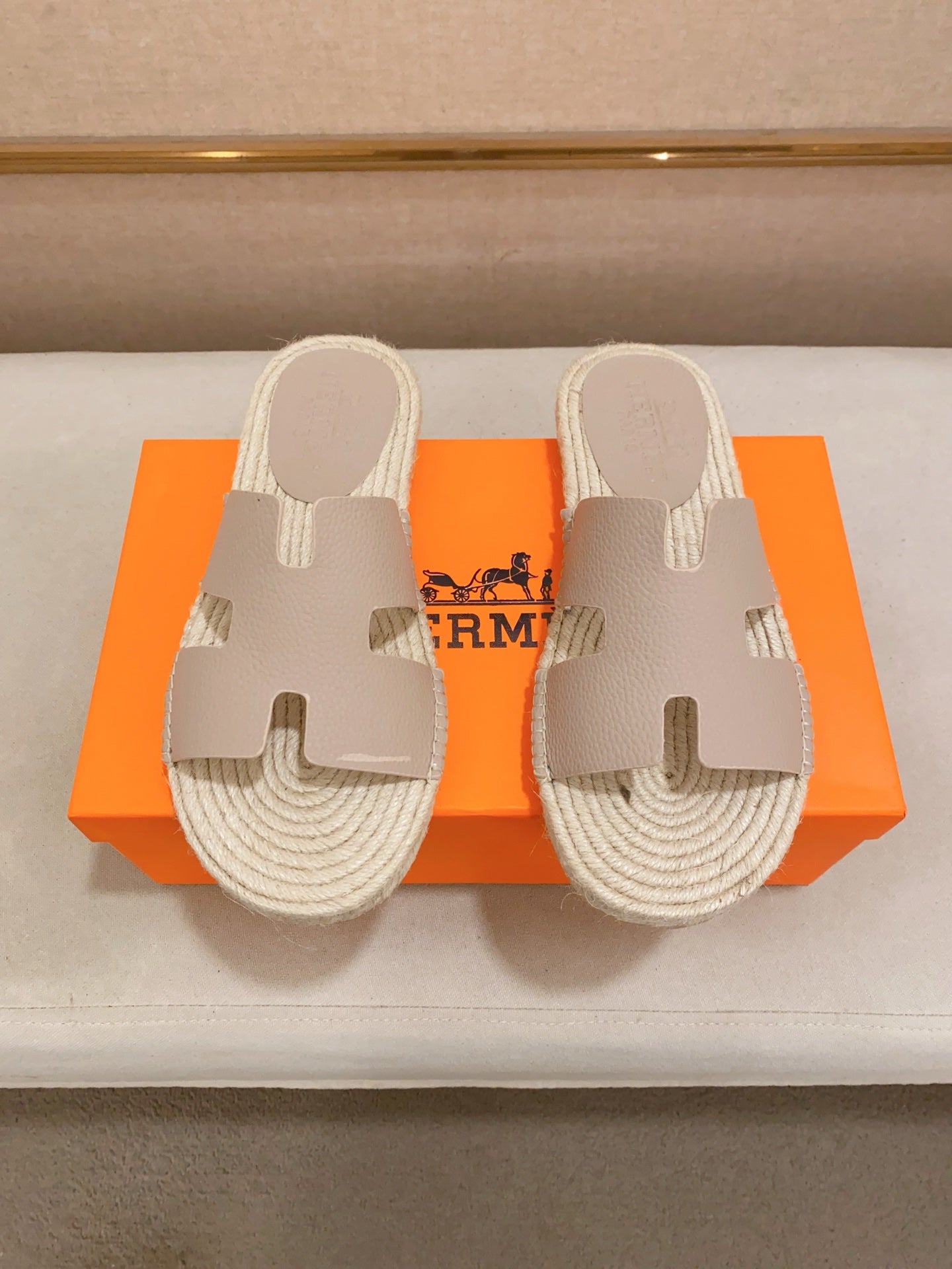 LuxluxHouse Best Quality Sandals Hermes