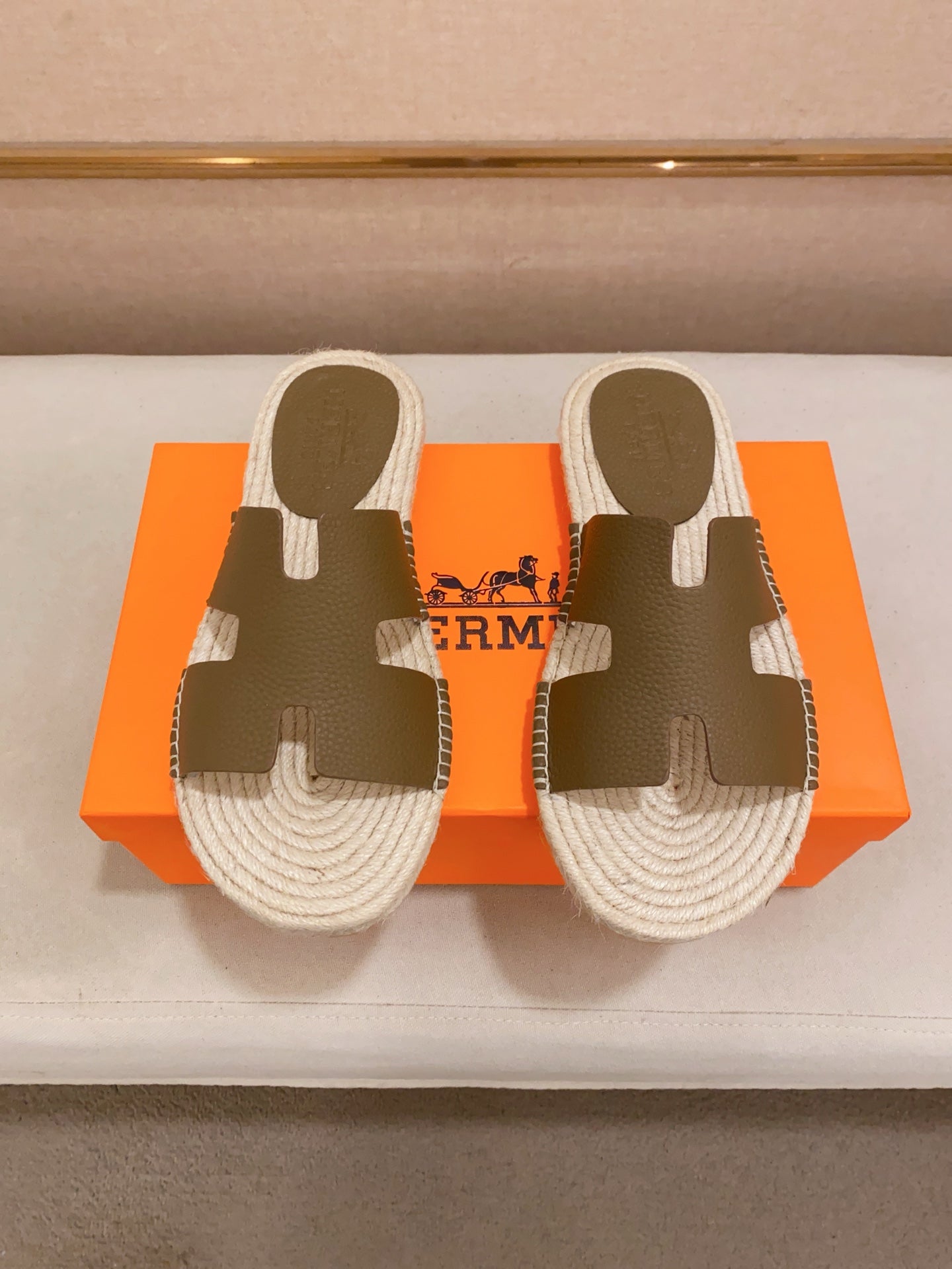 LuxluxHouse Best Quality Sandals Hermes