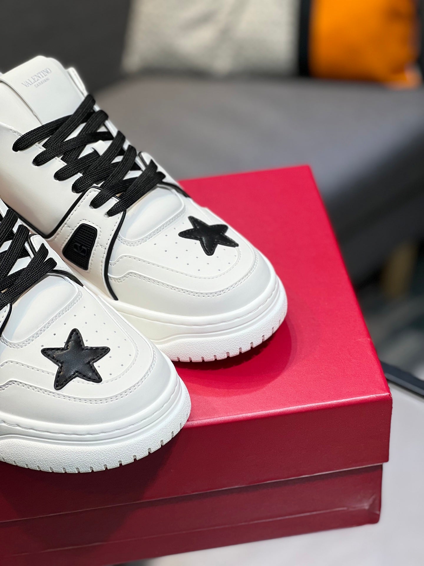 LuxluxHouse Best Quality Shoes Valentino