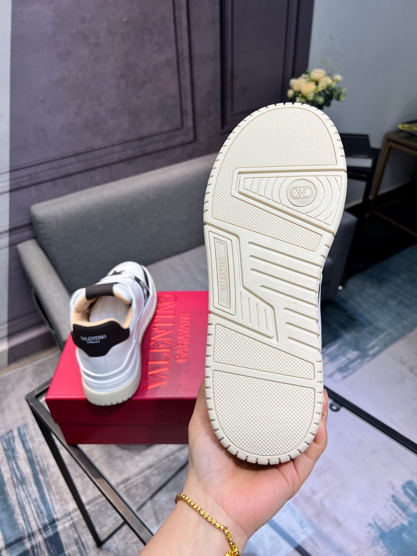 LuxluxHouse Best Quality Shoes Valentino