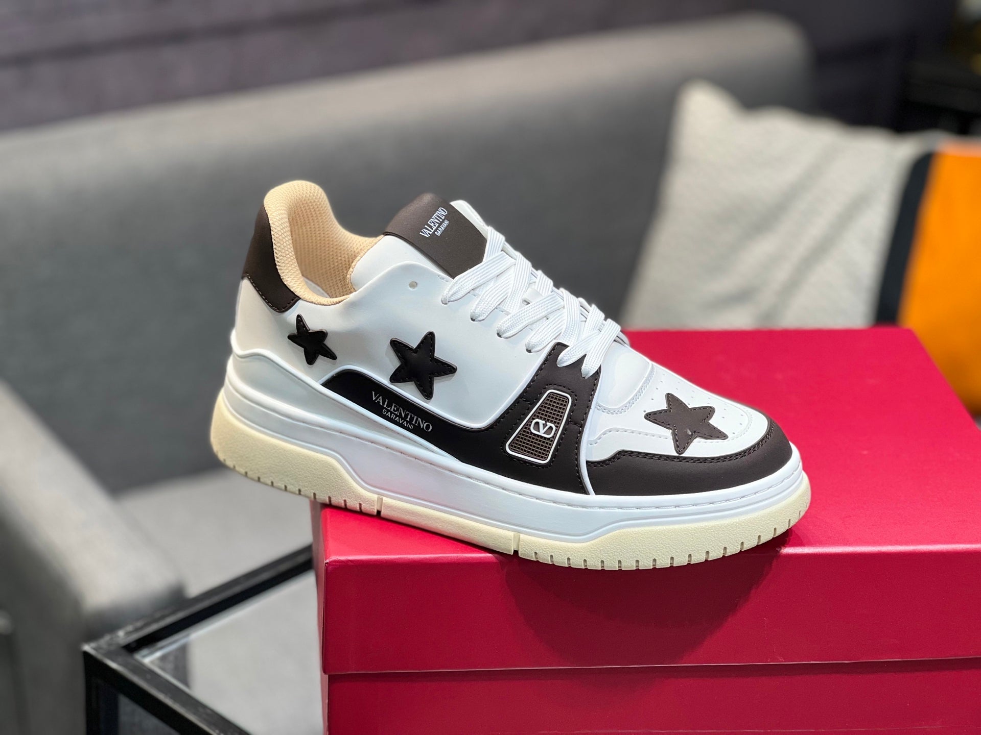 LuxluxHouse Best Quality Shoes Valentino