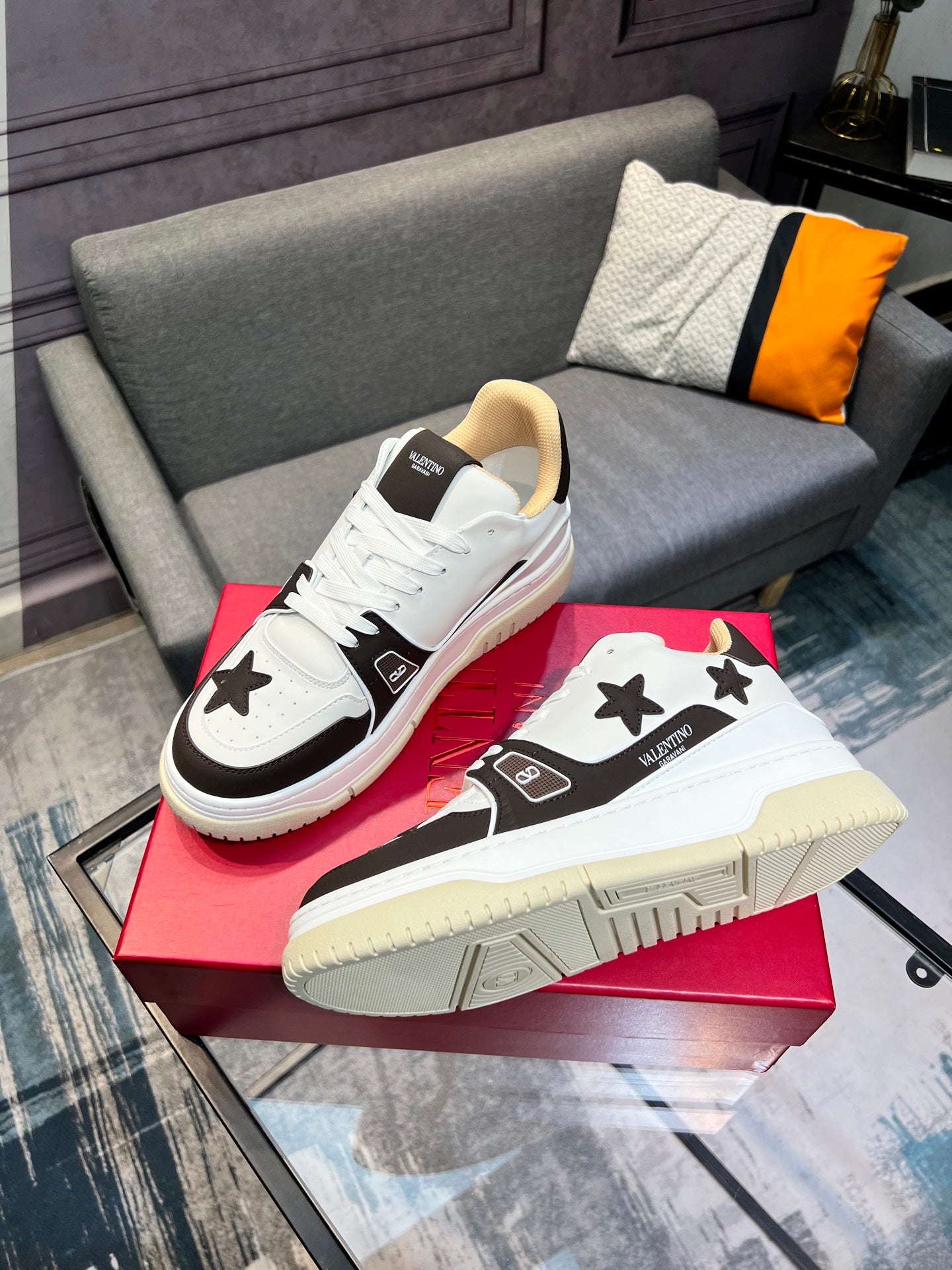 LuxluxHouse Best Quality Shoes Valentino