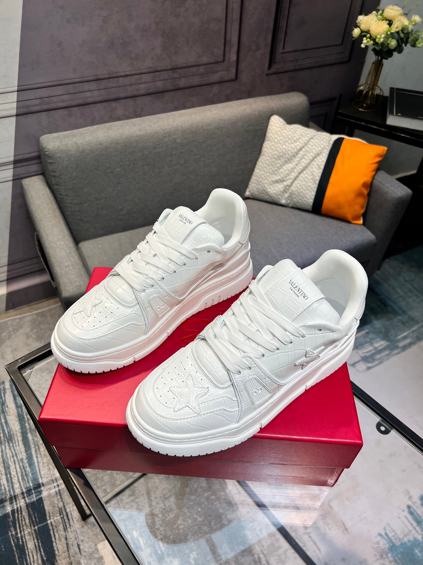 LuxluxHouse Best Quality Shoes Valentino