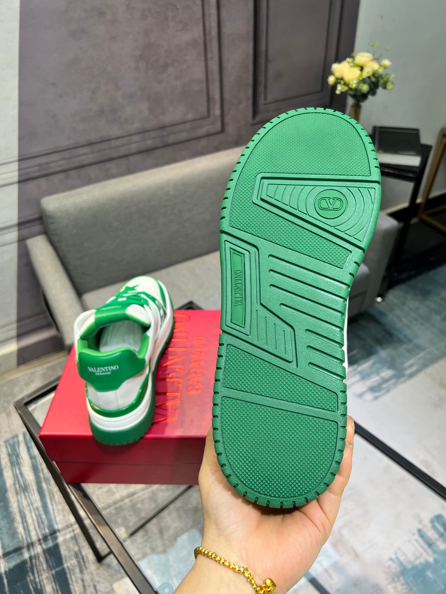 LuxluxHouse Best Quality Shoes Valentino