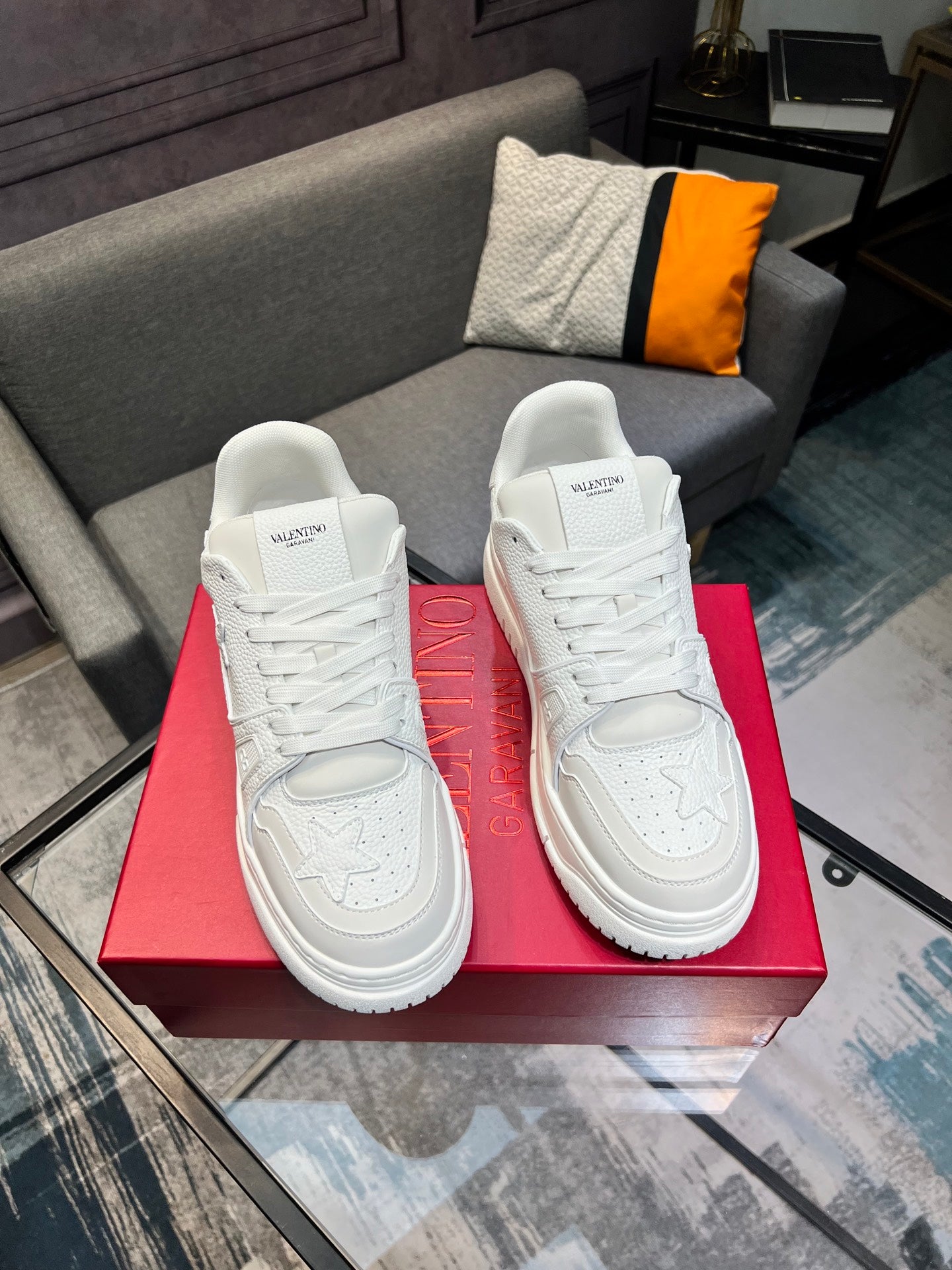 LuxluxHouse Best Quality Shoes Valentino