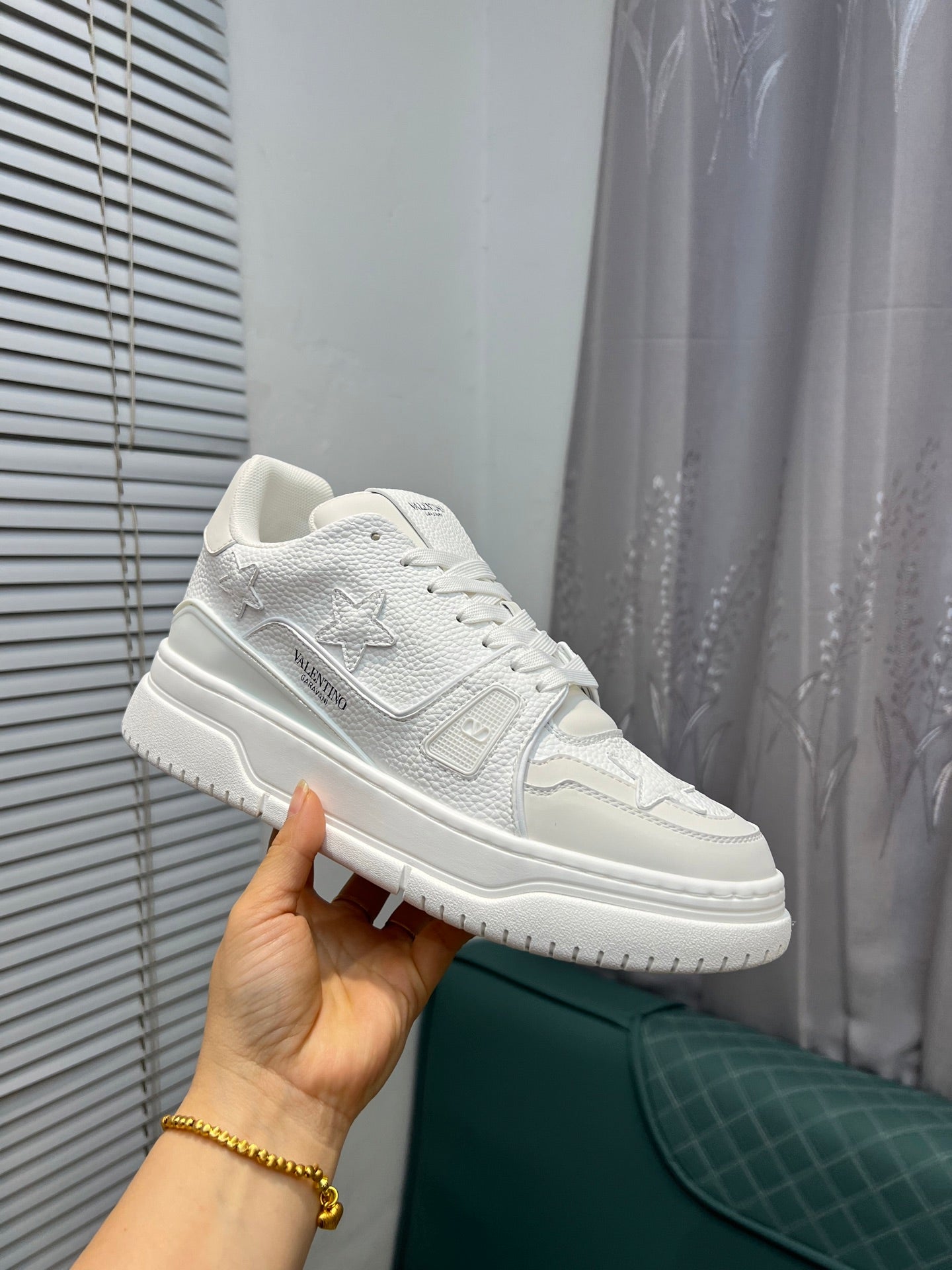 LuxluxHouse Best Quality Shoes Valentino