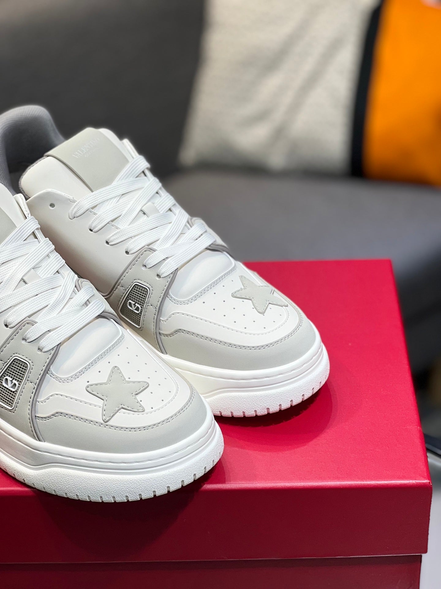 LuxluxHouse Best Quality Shoes Valentino