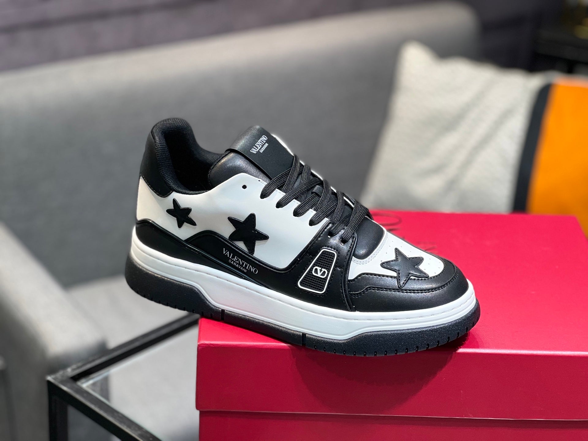 LuxluxHouse Best Quality Shoes Valentino