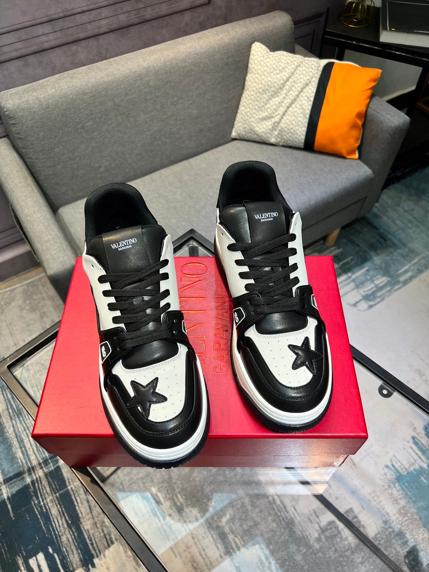 LuxluxHouse Best Quality Shoes Valentino