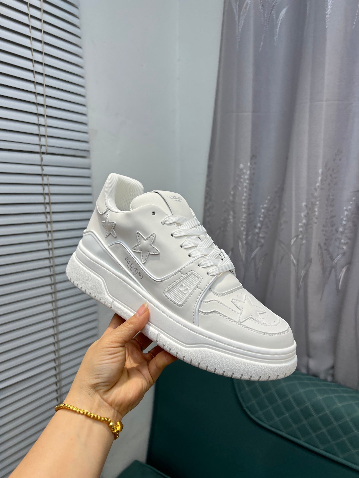 LuxluxHouse Best Quality Shoes Valentino