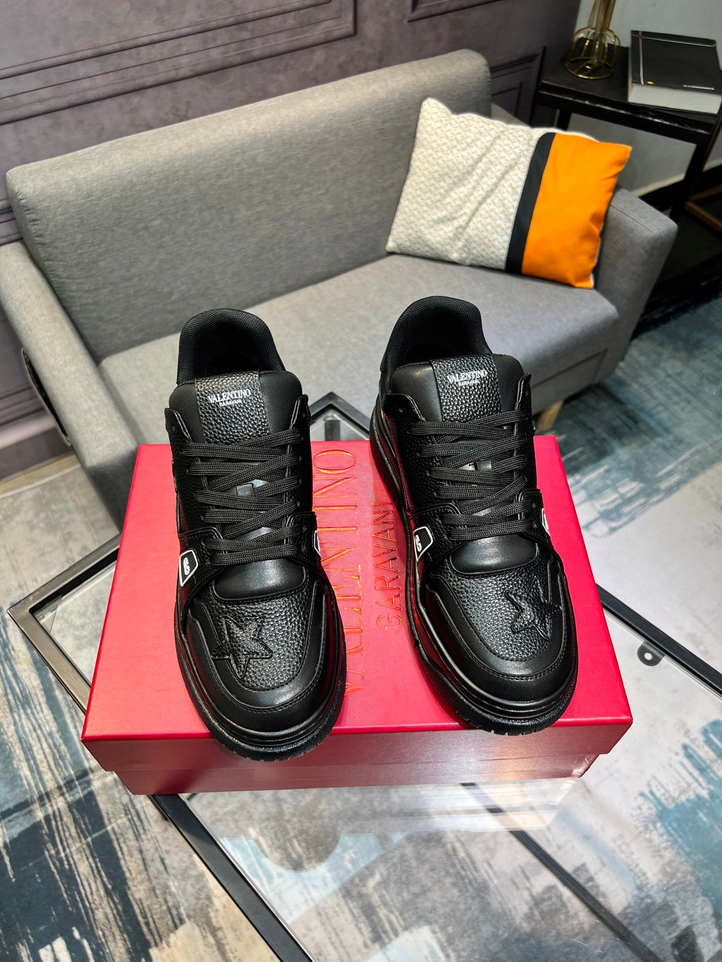LuxluxHouse Best Quality Shoes Valentino