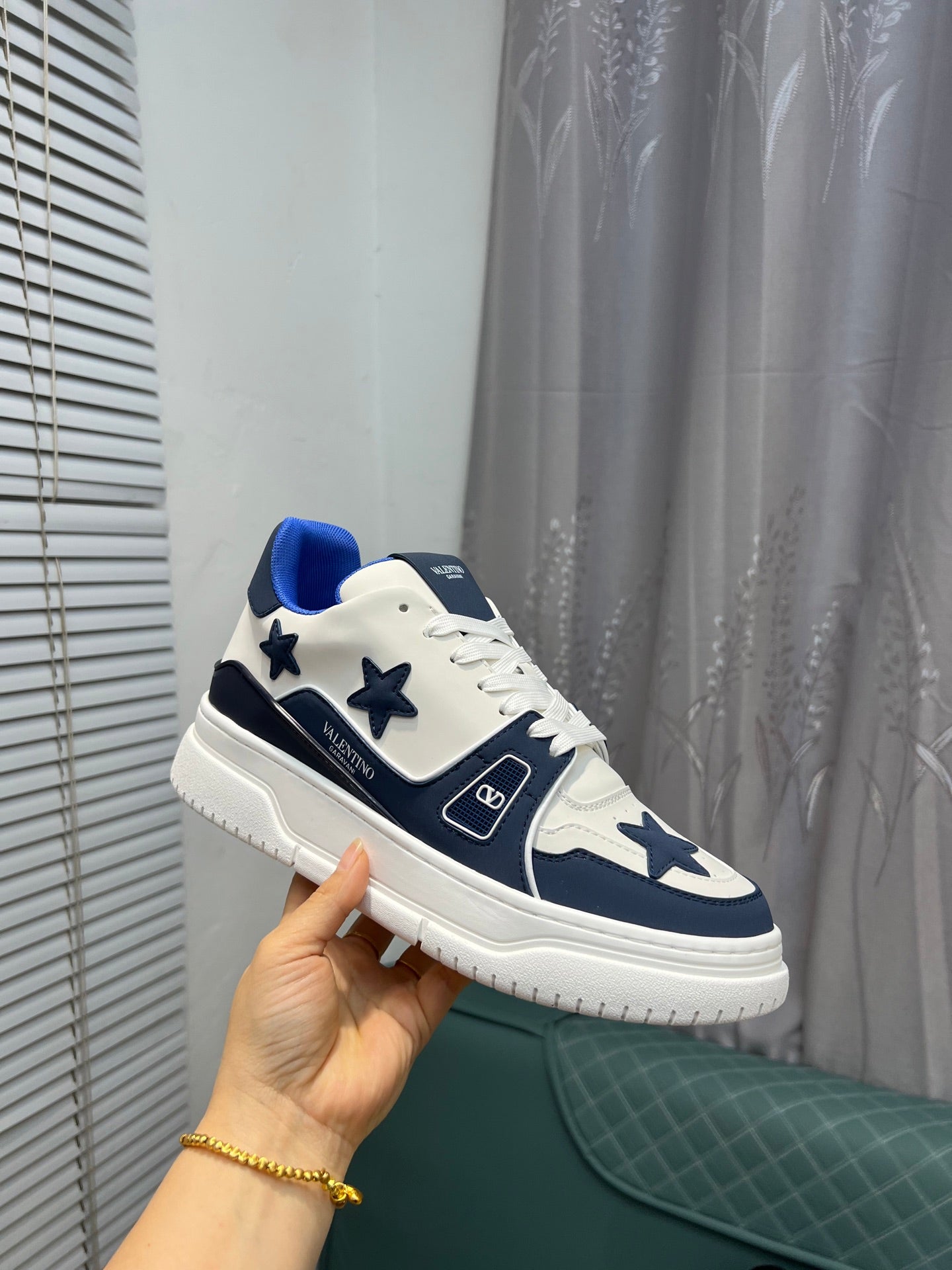 LuxluxHouse Best Quality Shoes Valentino