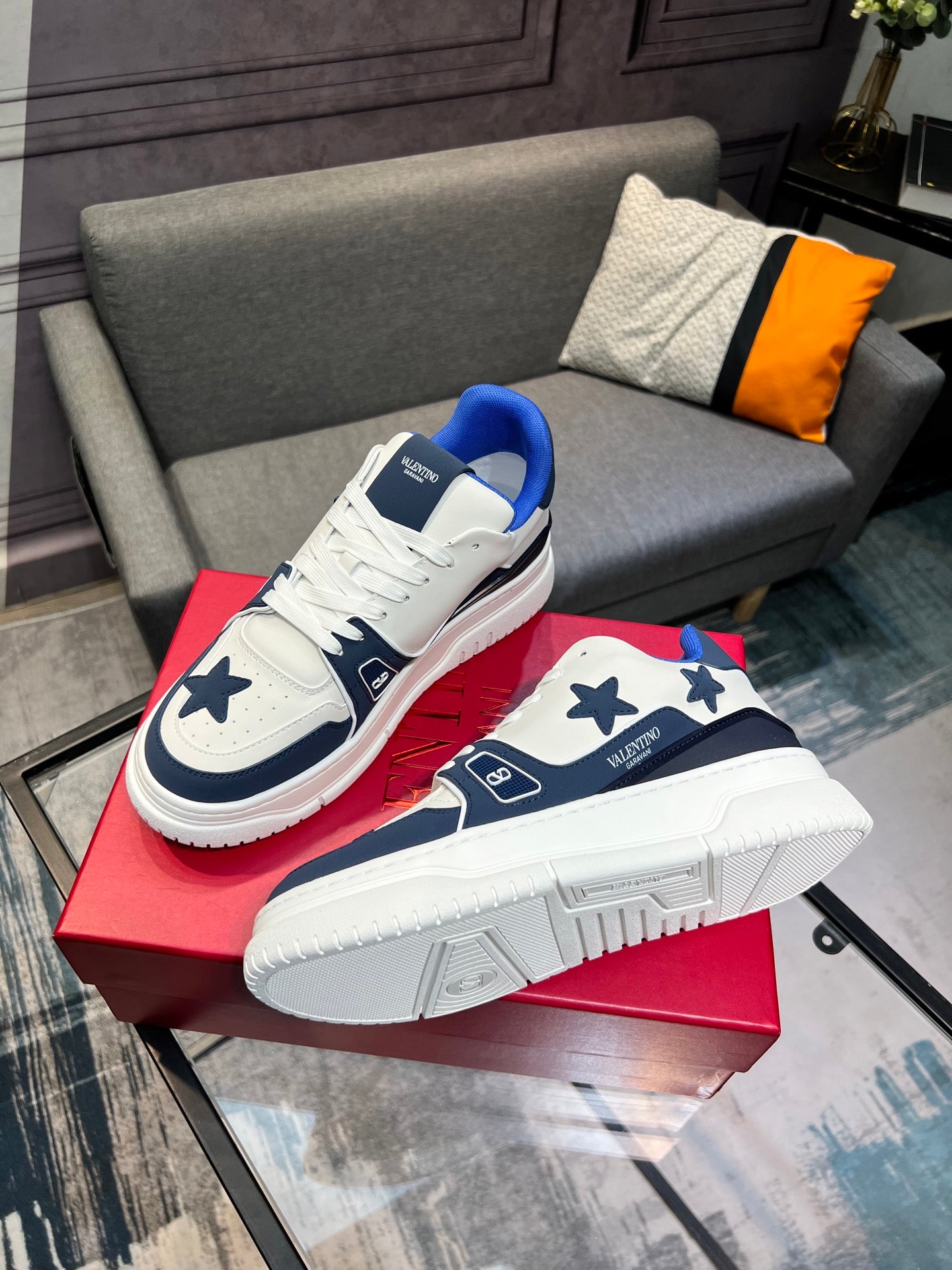 LuxluxHouse Best Quality Shoes Valentino