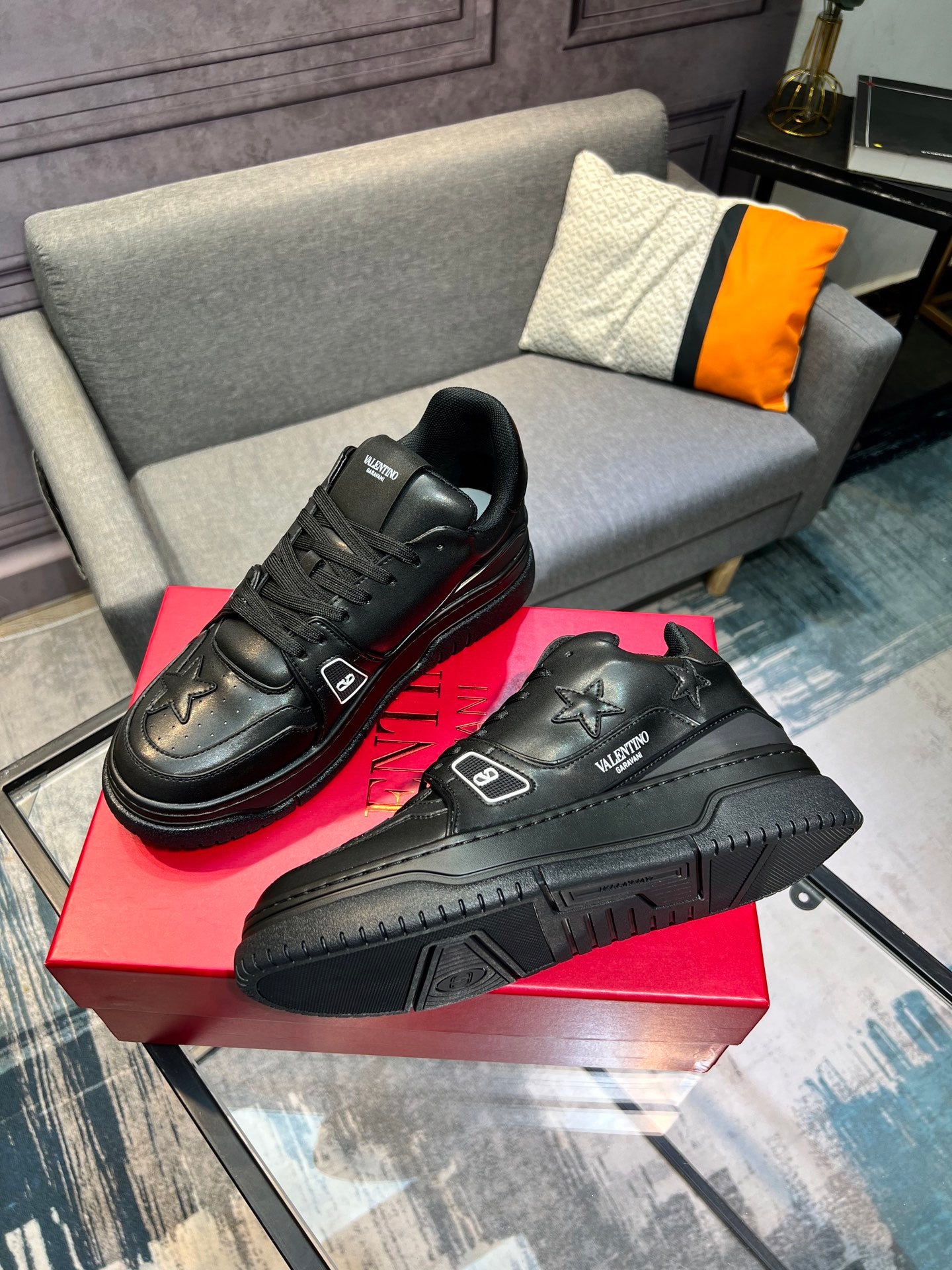 LuxluxHouse Best Quality Shoes Valentino