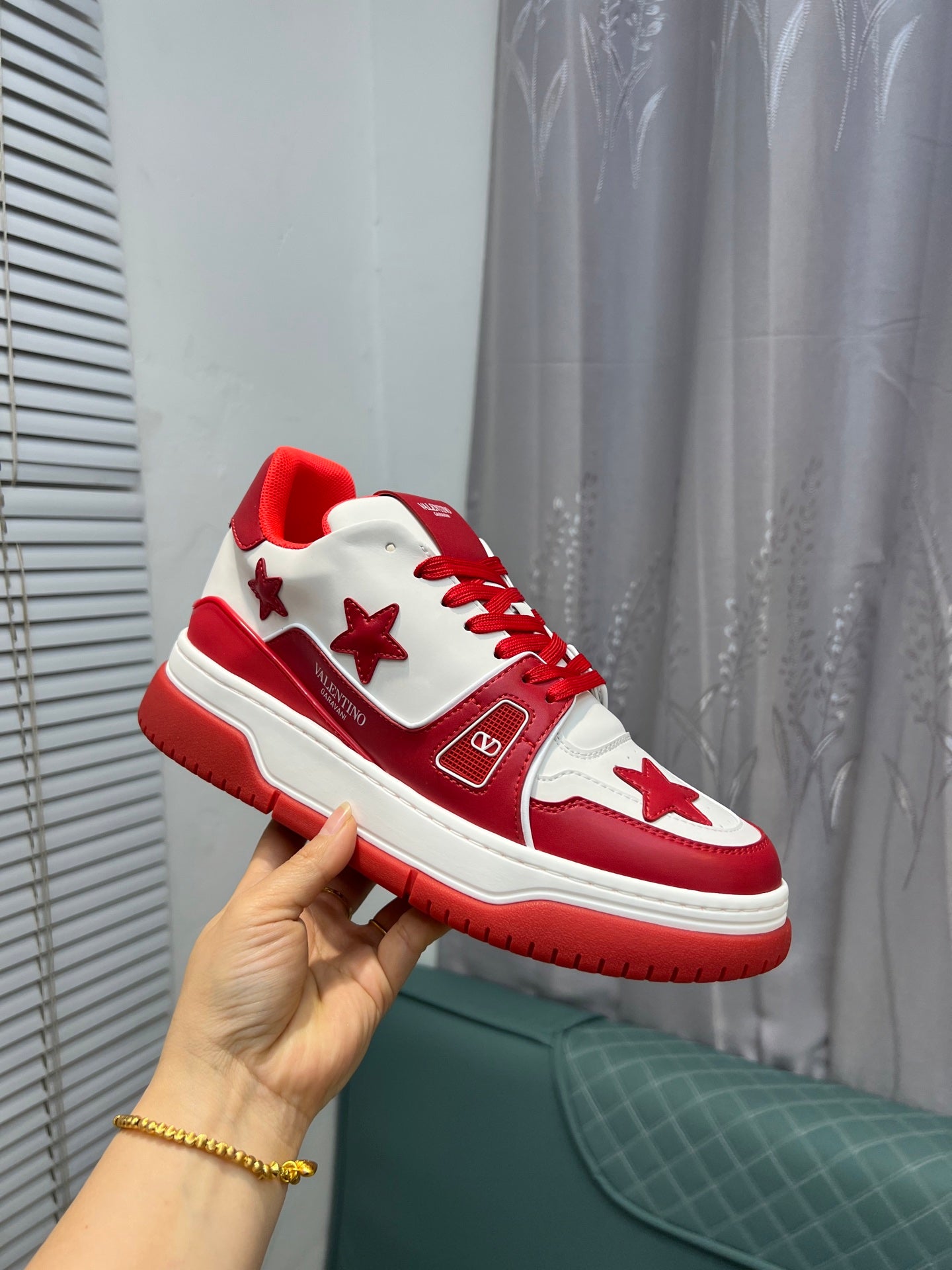 LuxluxHouse Best Quality Shoes Valentino