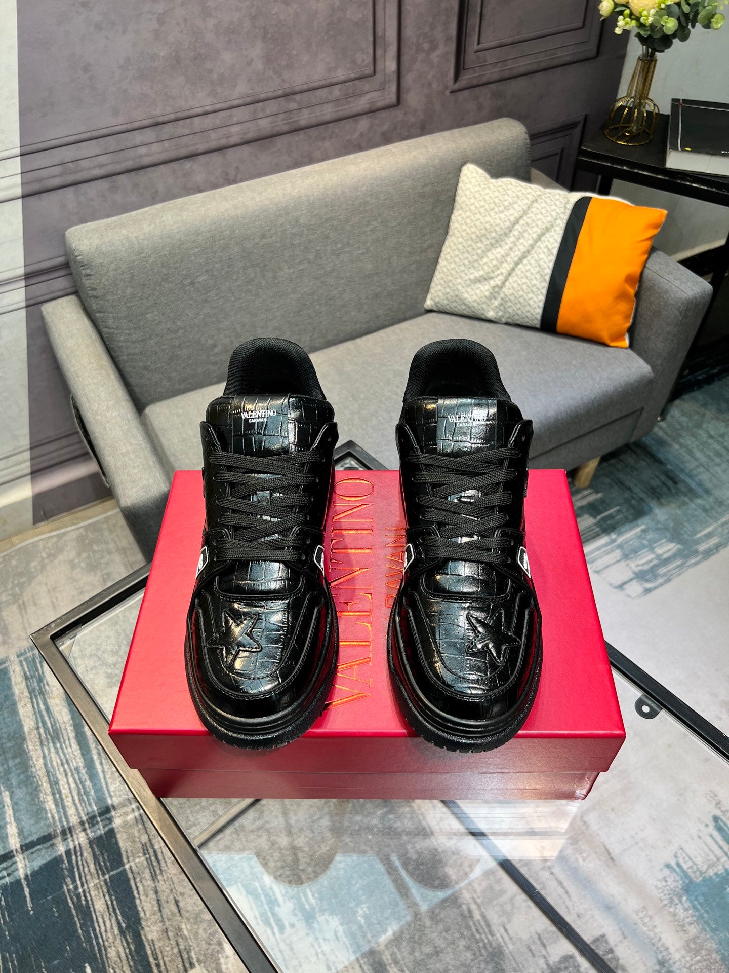 LuxluxHouse Best Quality Shoes Valentino