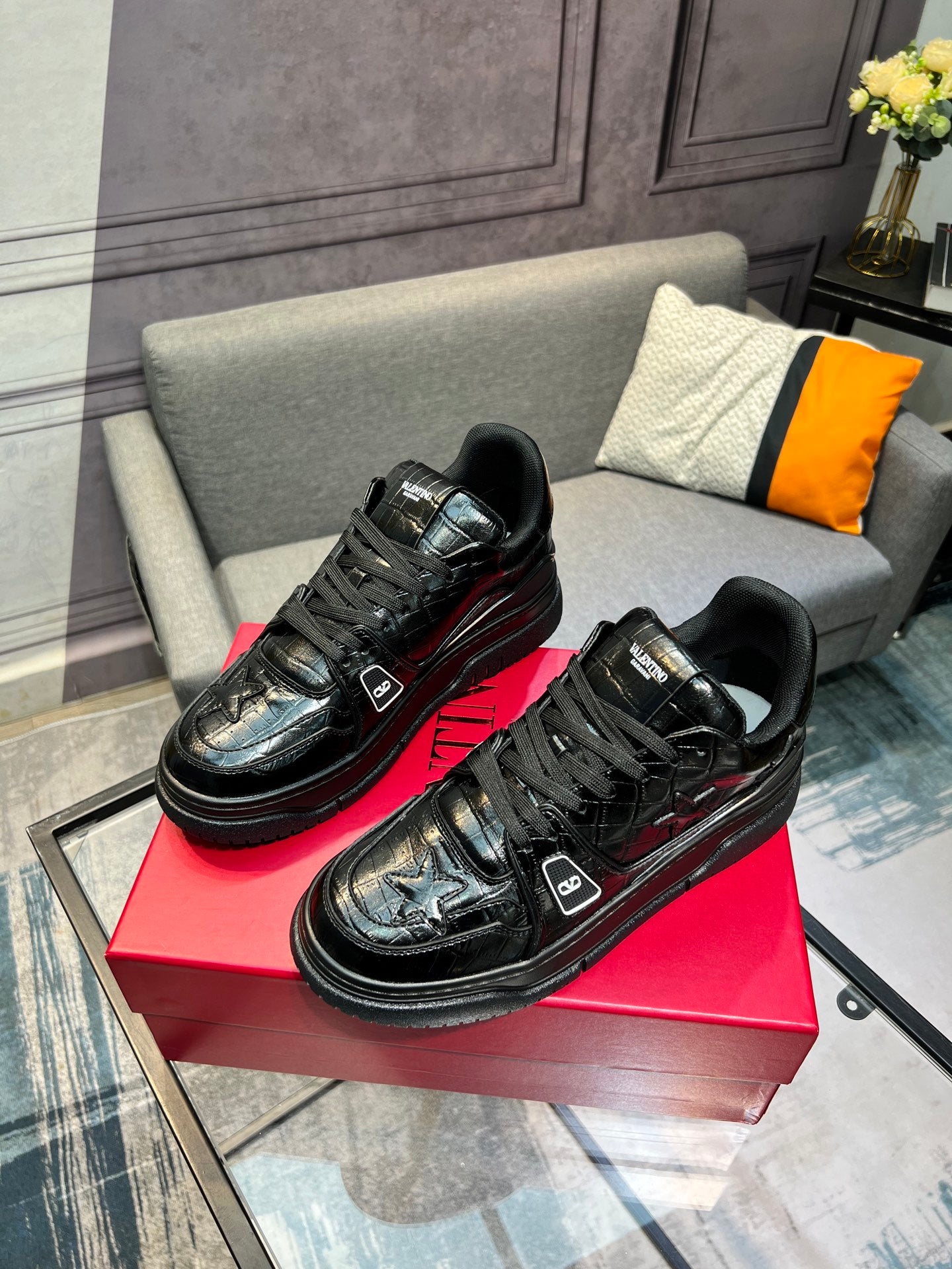 LuxluxHouse Best Quality Shoes Valentino