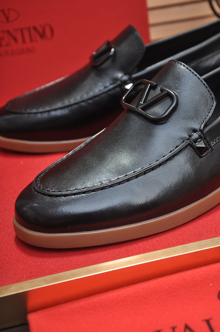 LuxluxHouse Best Quality Shoes Valentino