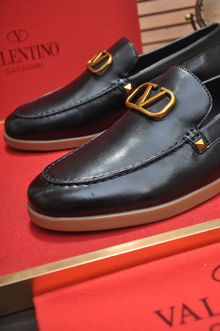 LuxluxHouse Best Quality Shoes Valentino
