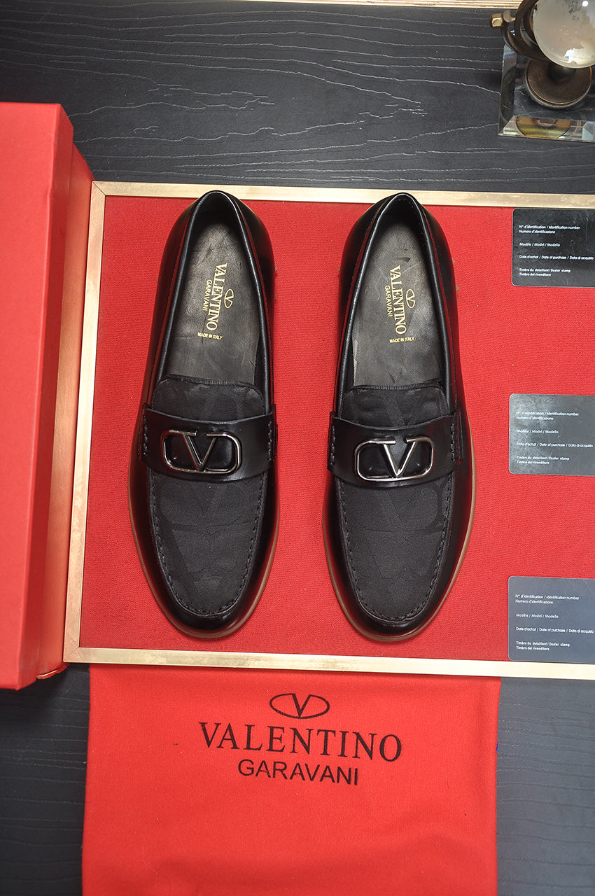 LuxluxHouse Best Quality Shoes Valentino