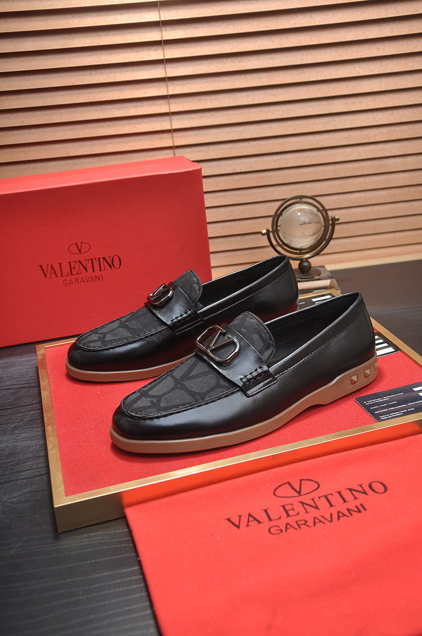 LuxluxHouse Best Quality Shoes Valentino