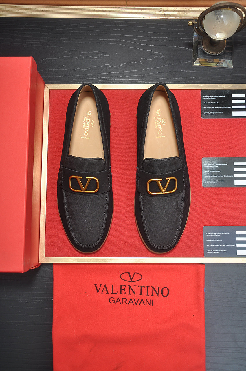 LuxluxHouse Best Quality Shoes Valentino