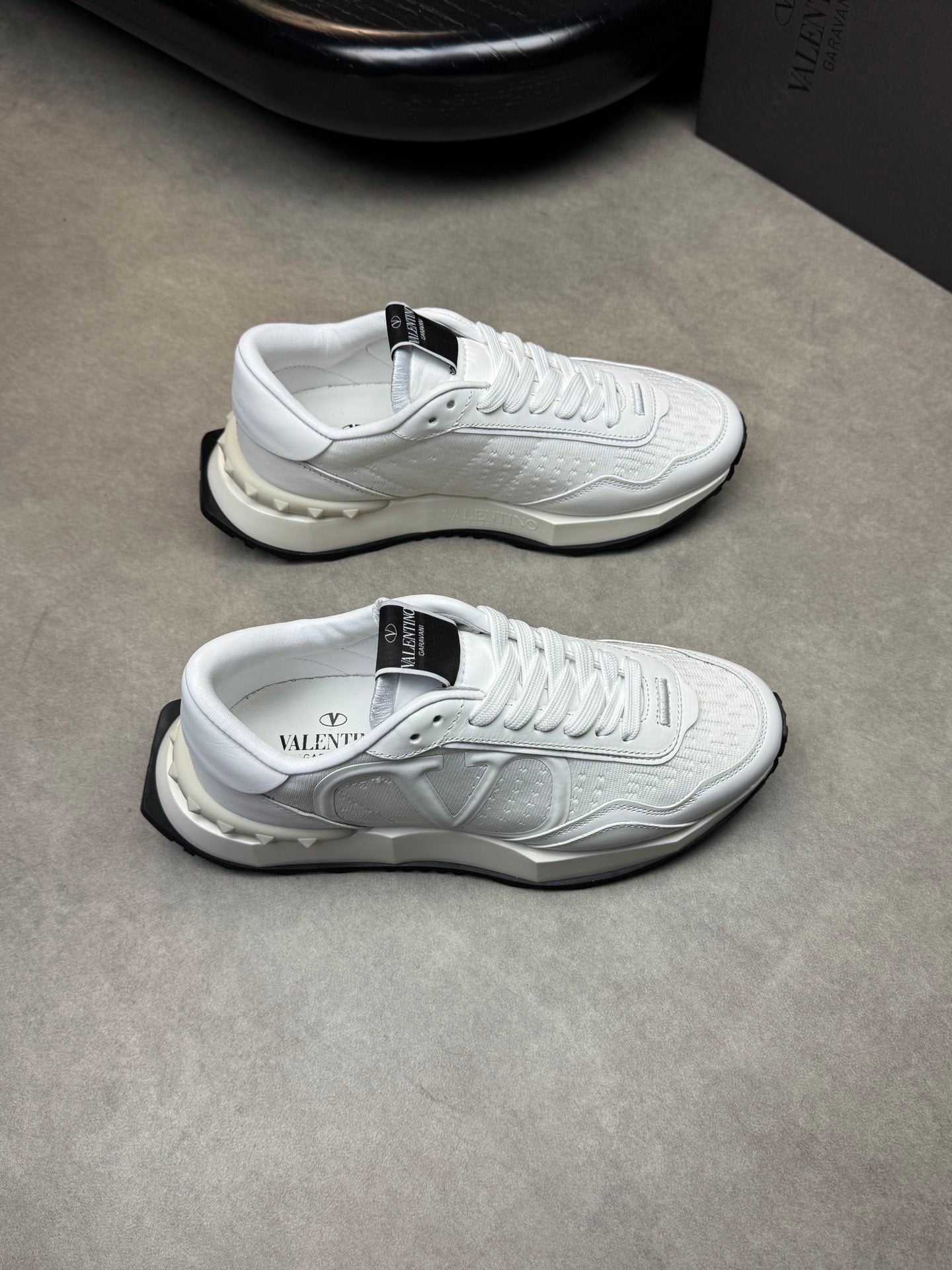 LuxluxHouse Best Quality Shoes Valentino