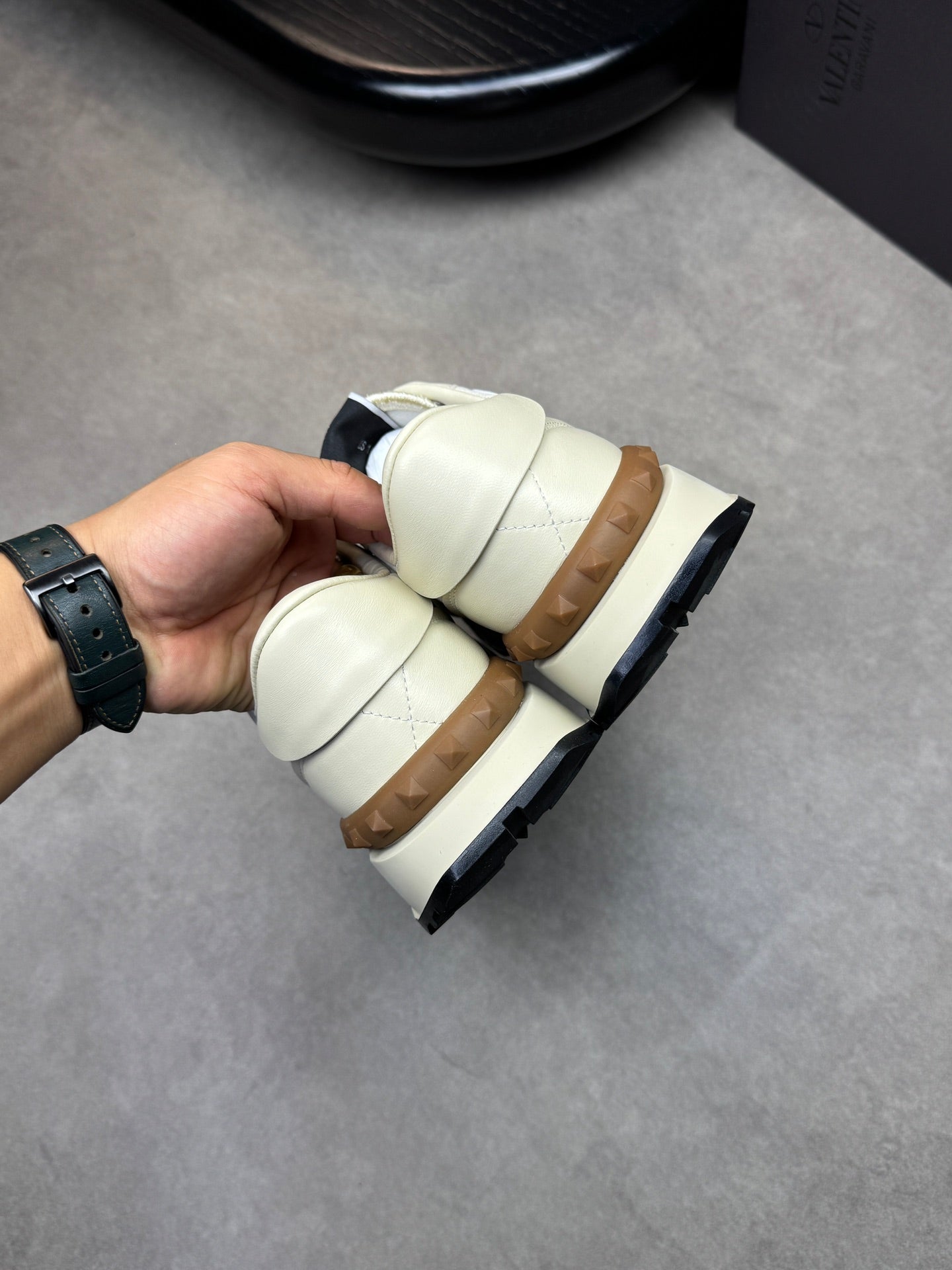 LuxluxHouse Best Quality Shoes Valentino