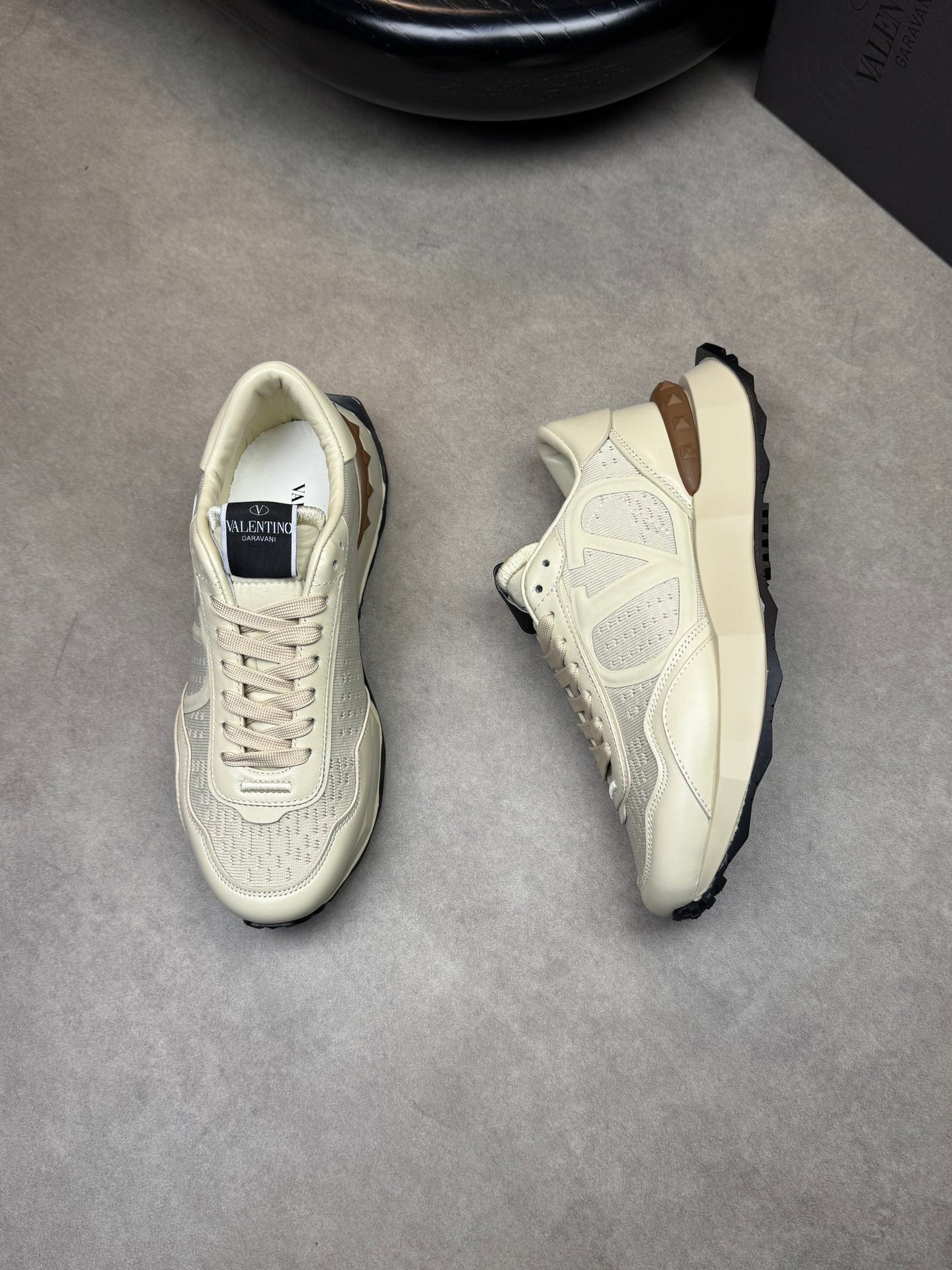 LuxluxHouse Best Quality Shoes Valentino