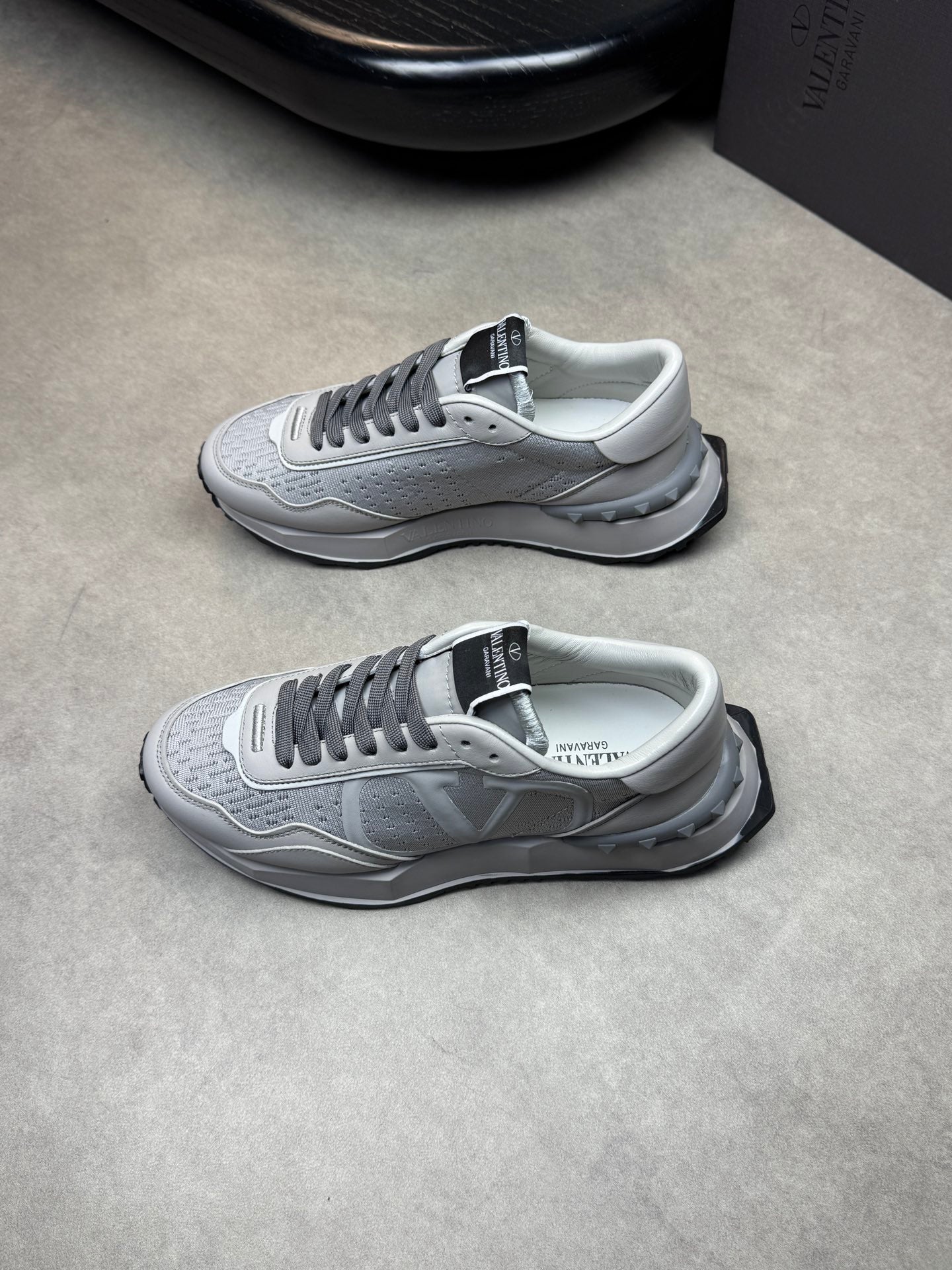LuxluxHouse Best Quality Shoes Valentino