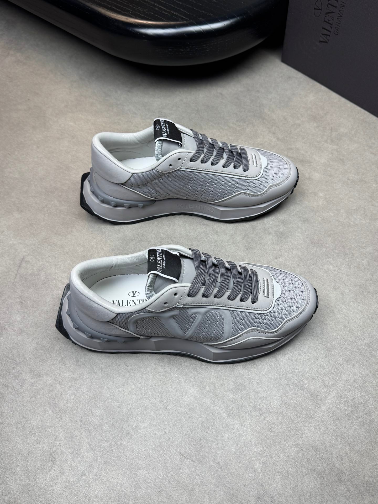 LuxluxHouse Best Quality Shoes Valentino