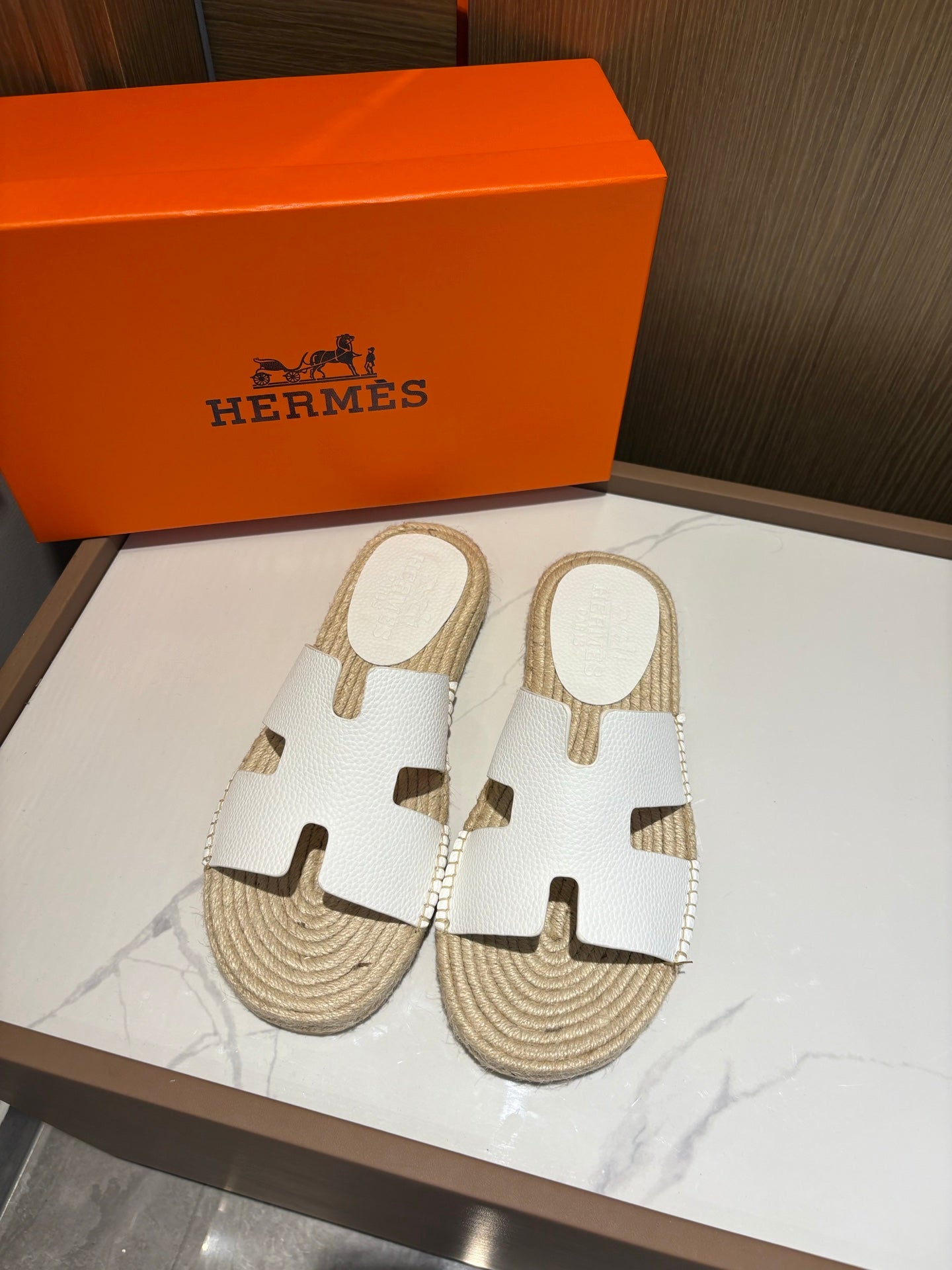 LuxluxHouse Best Quality Sandals Hermes